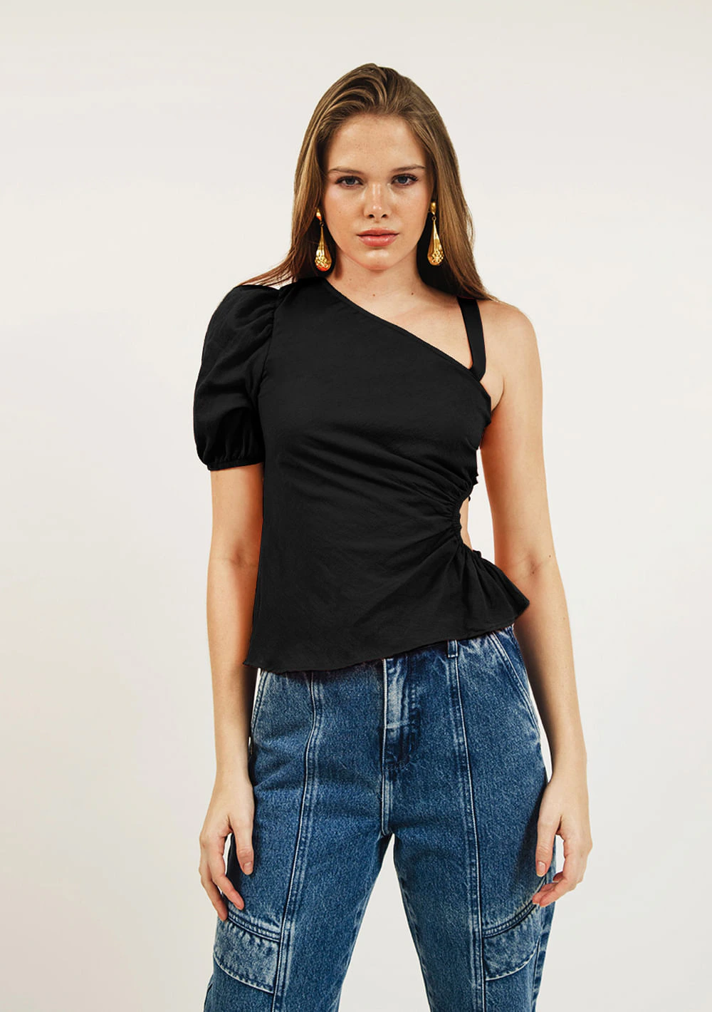 Blusa Zinco Ombro Só Manga Curta Com Franzido Preto