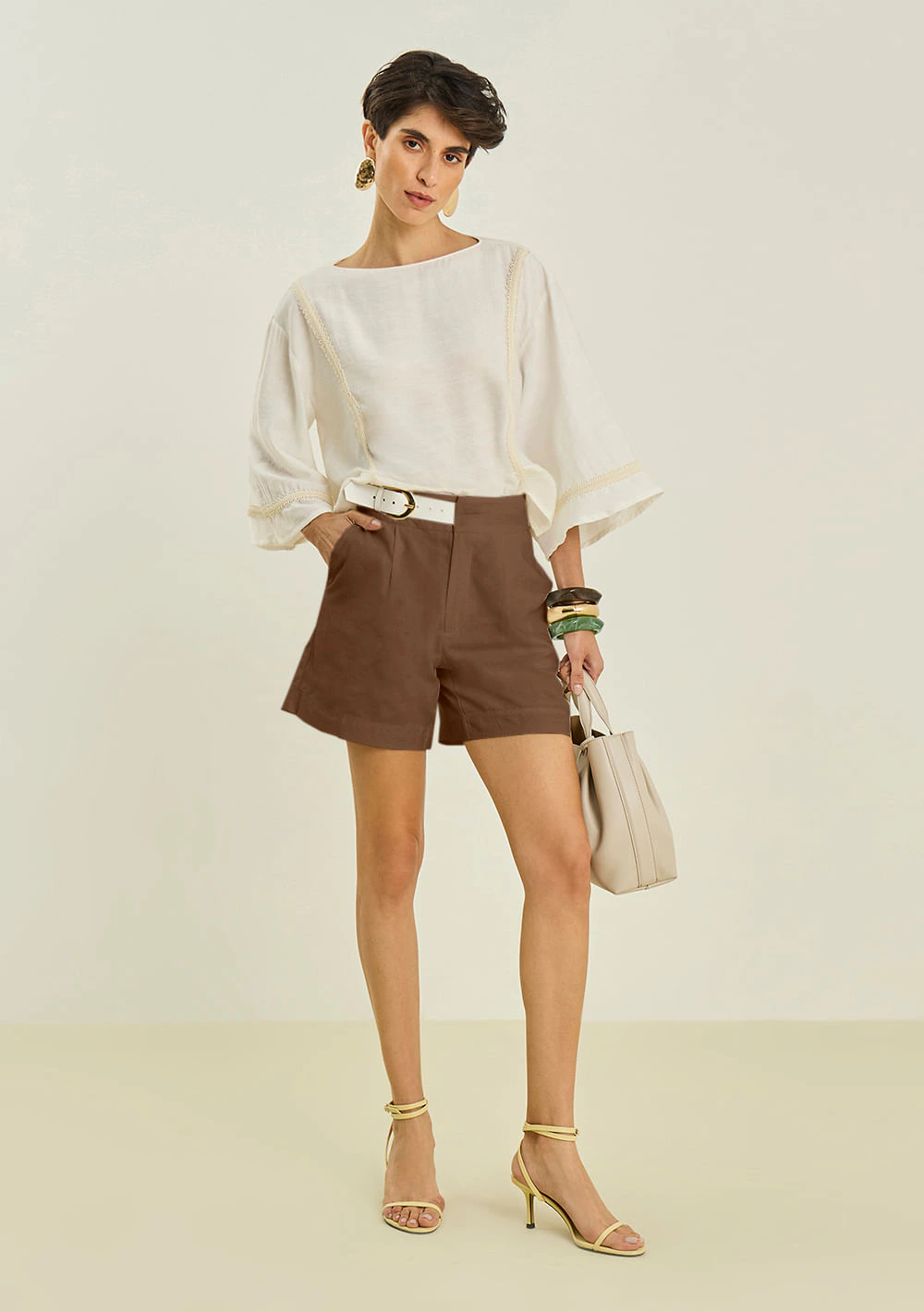 Shorts Maria.Valentina Amplo Alta Marrom