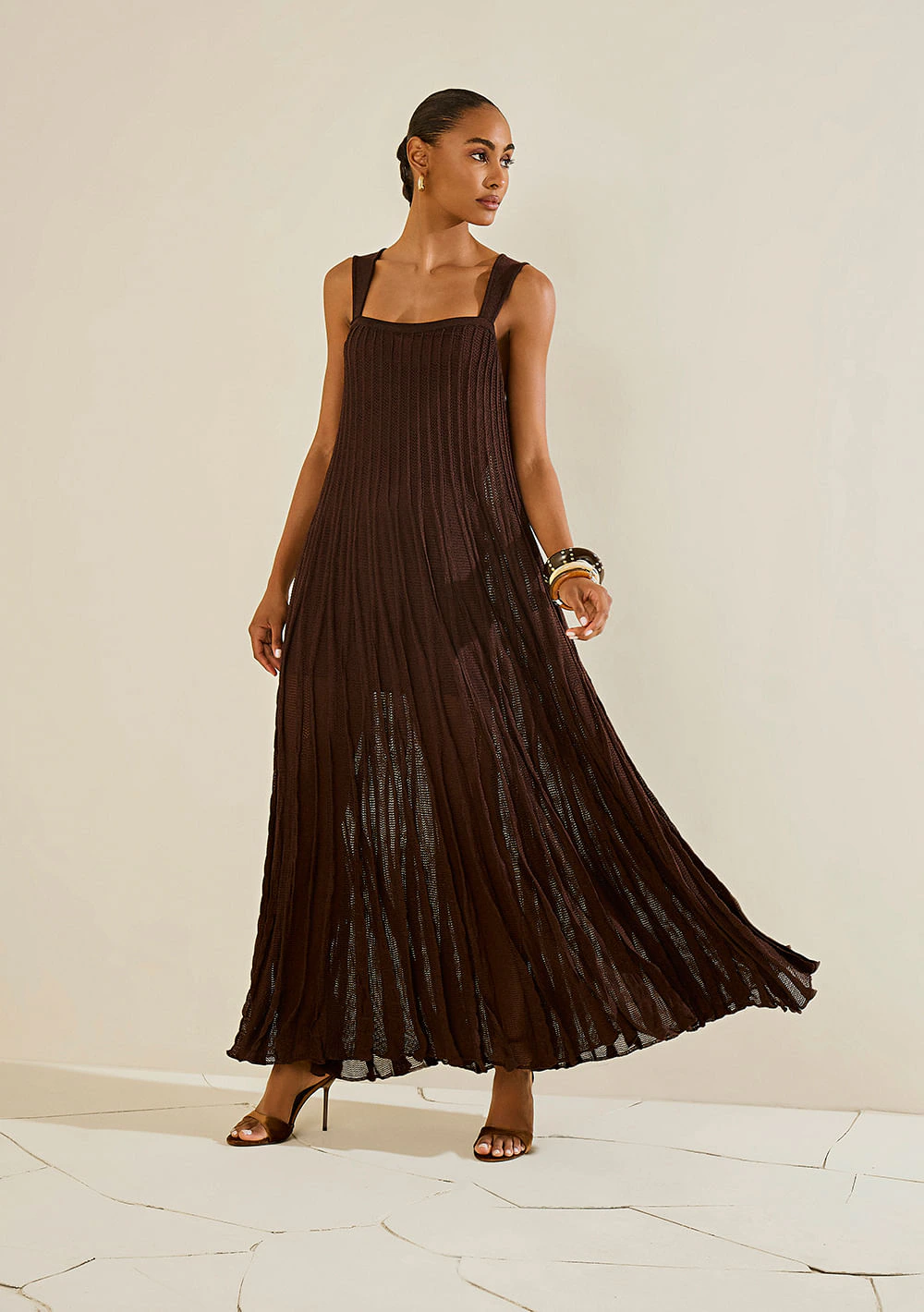 Vestido Morena Rosa Solto Decote Reto Com Alça Longo Marrom