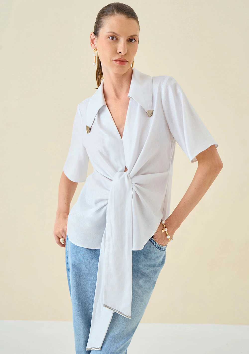 Blusa Maria.Valentina Solta Decote V Manga Curta Padrão Off White