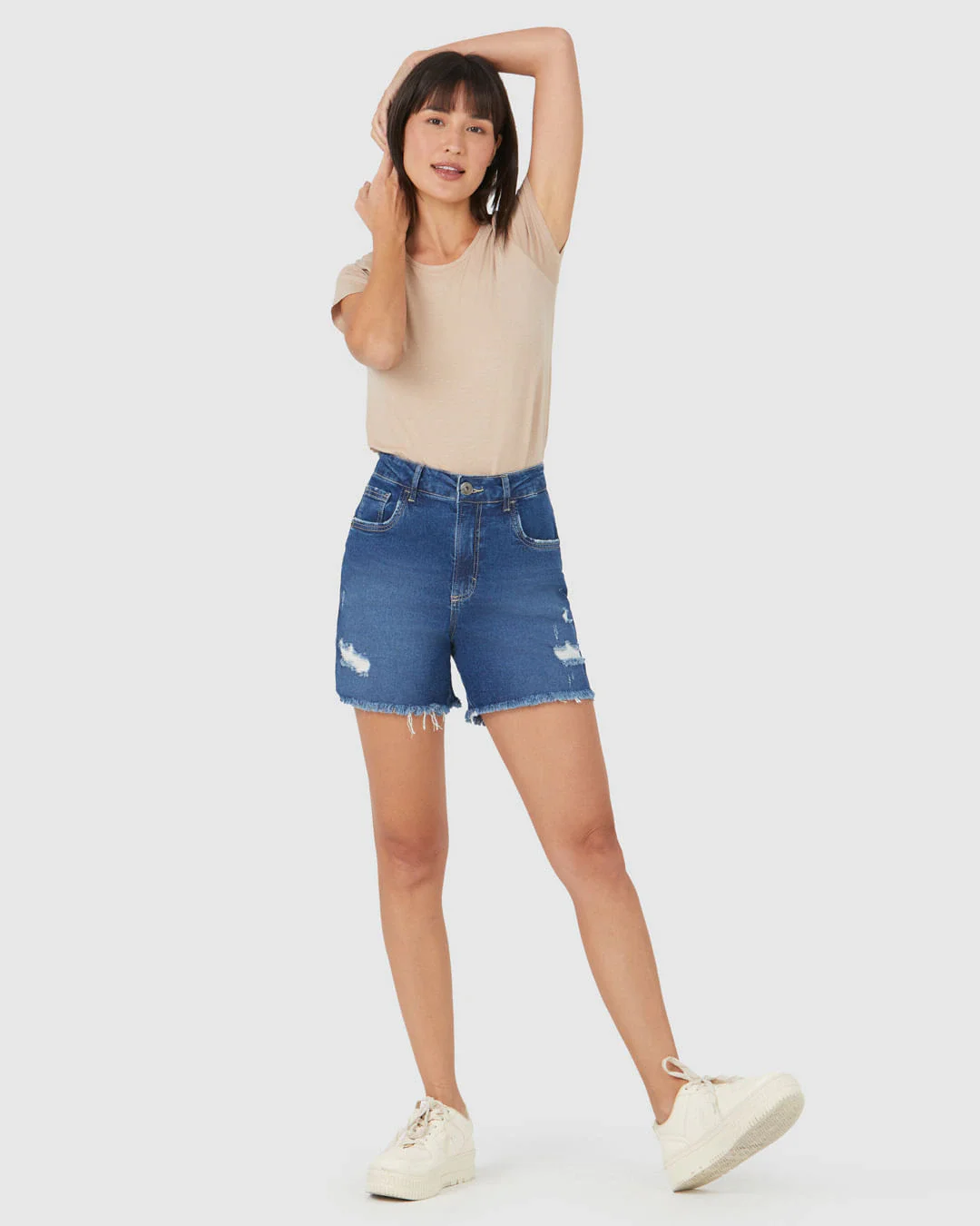 Bermuda Feminina Boyfriend Barra Desfiada Em Jeans Com Elastano