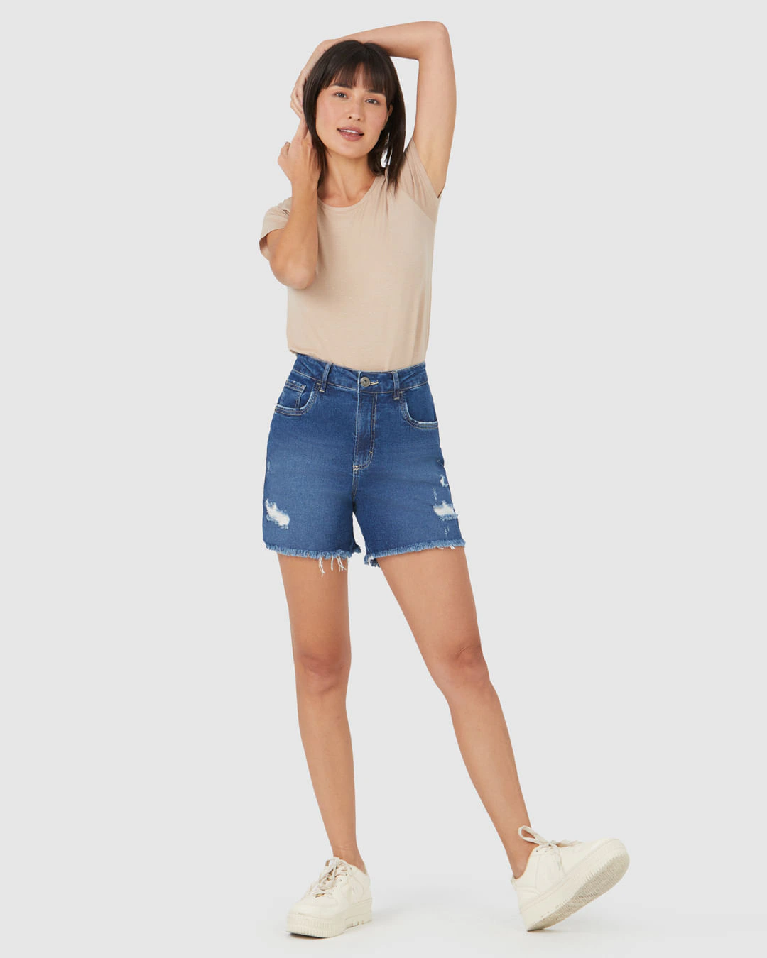 Bermuda Feminina Boyfriend Barra Desfiada Em Jeans Com Elastano