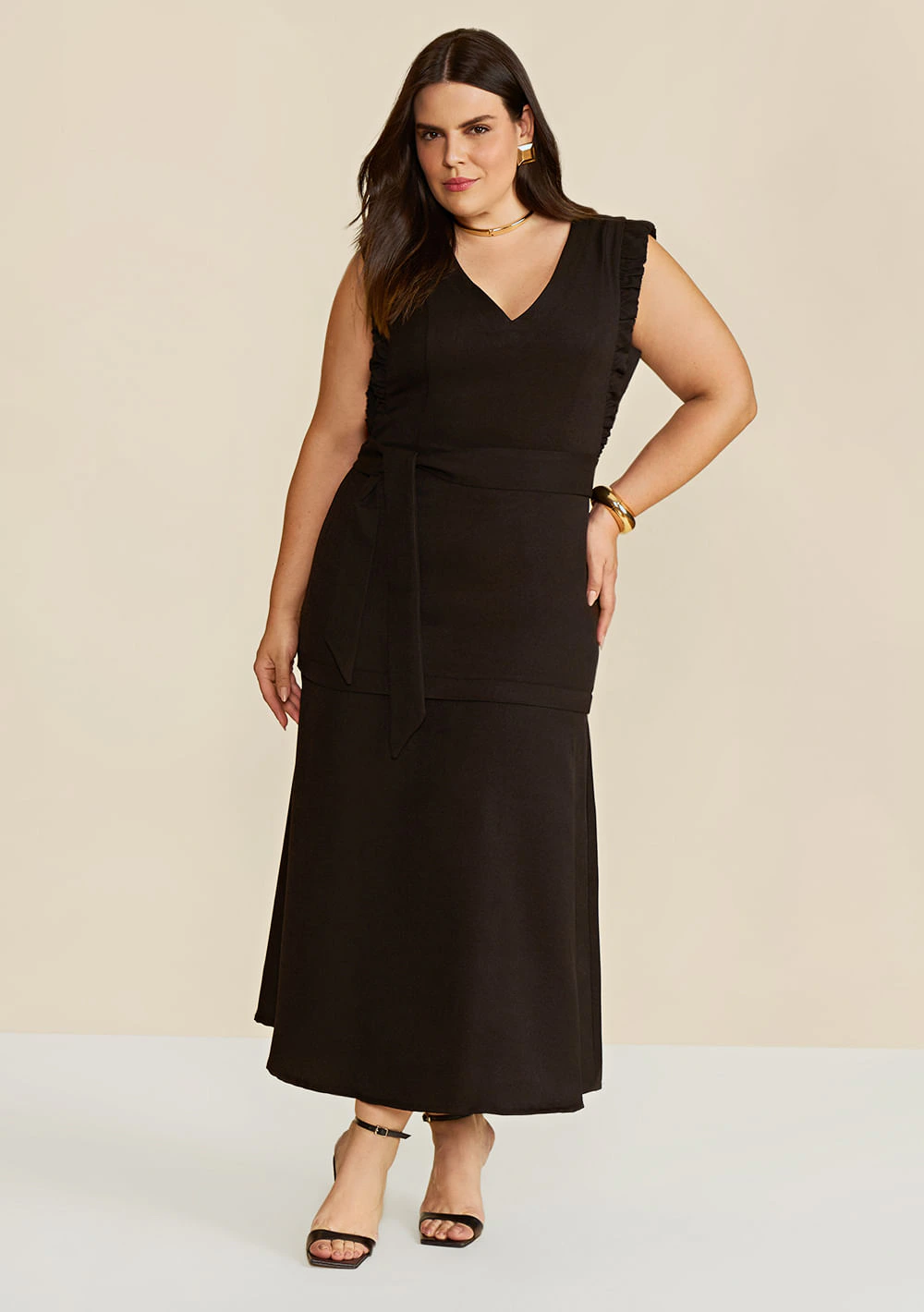 Vestido Solto Decote V Sem Manga Midi Preto