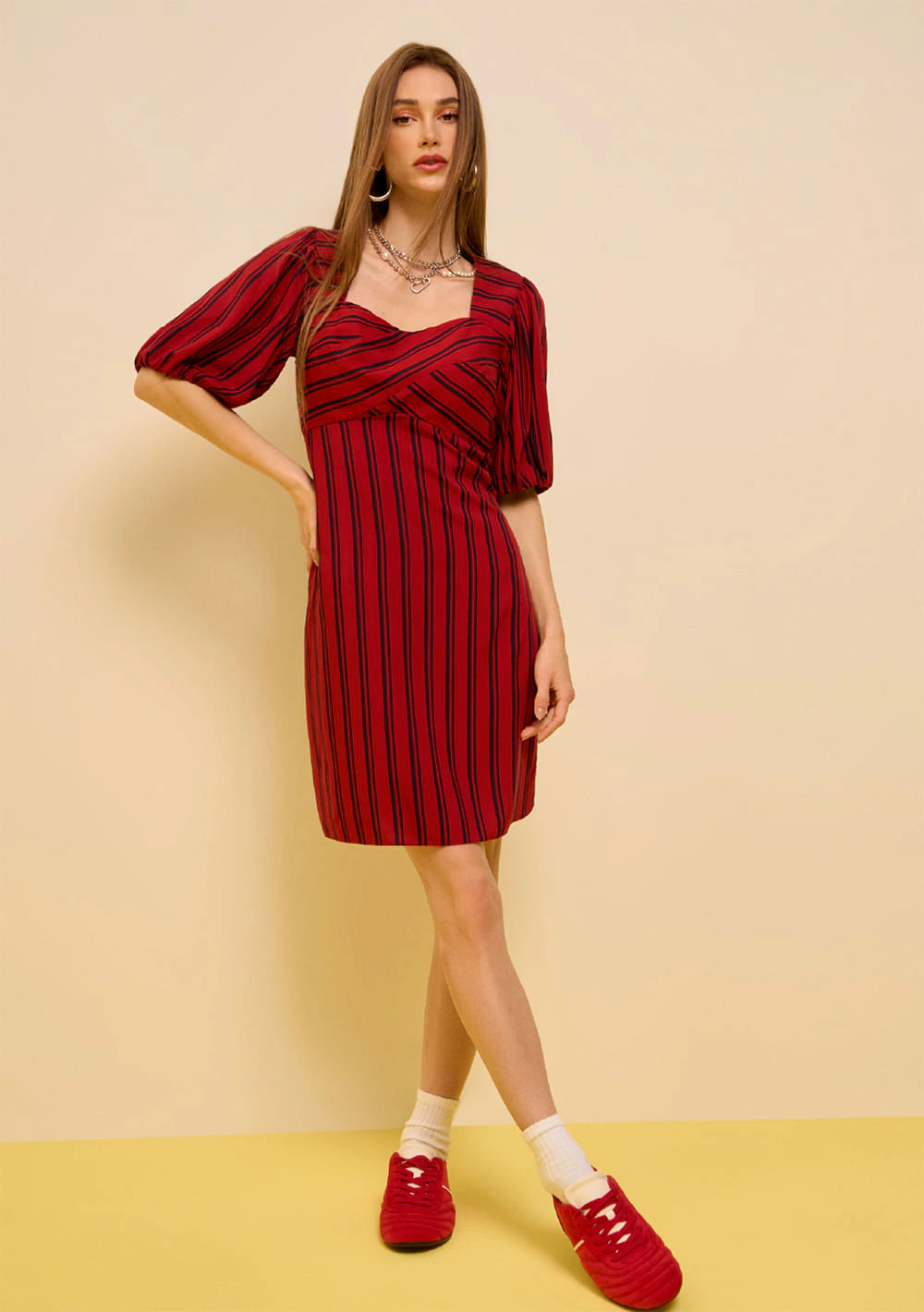 Vestido Zinco Solto Decote Transpassado Manga Curta Curto Vermelho