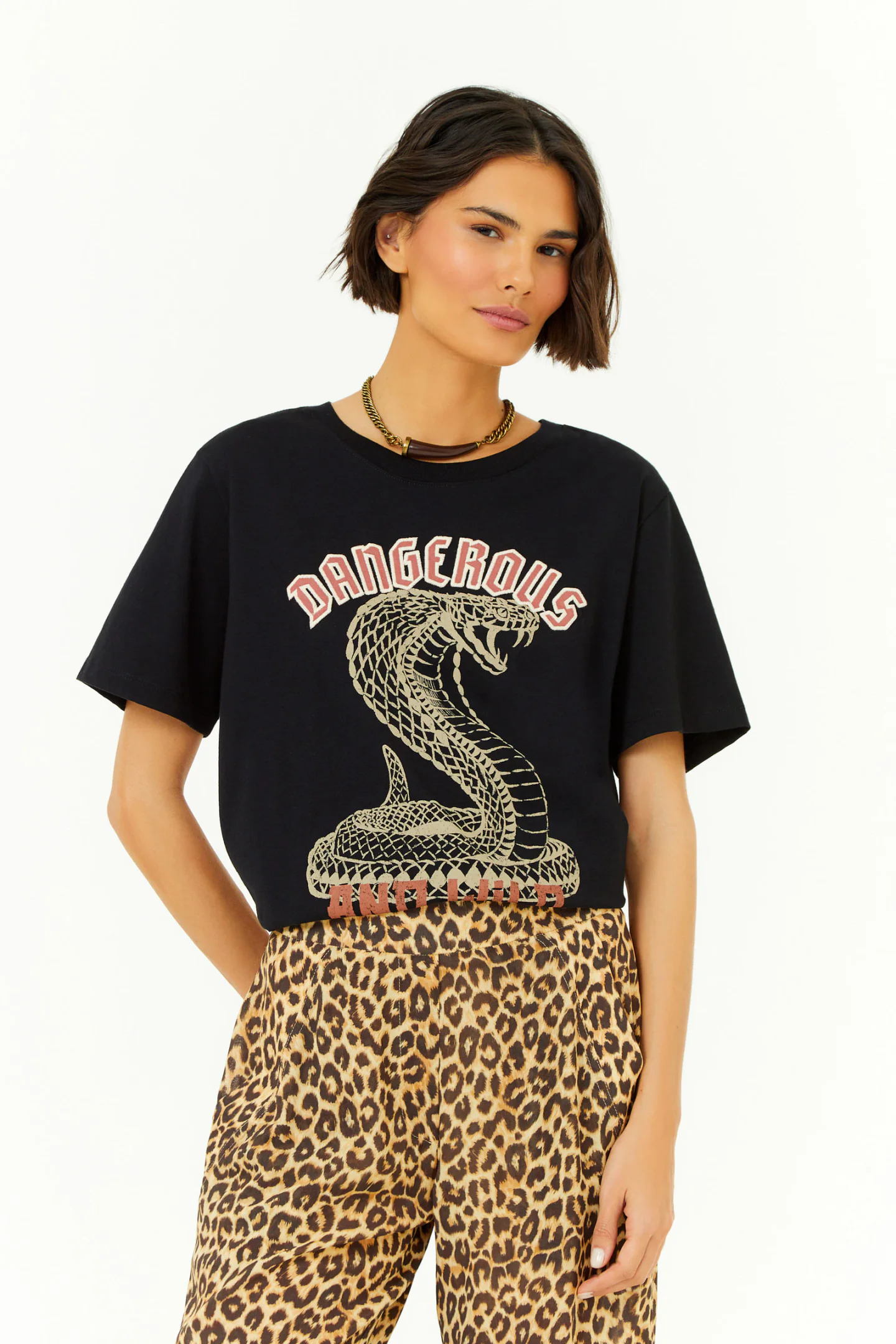 T-Shirt Dangerous And Wild
