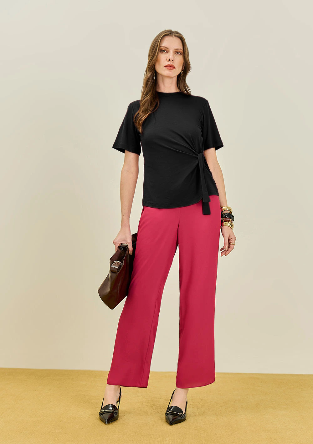 Blusa Maria.Valentina Solta Decote Careca Manga Curta Padrão Preto