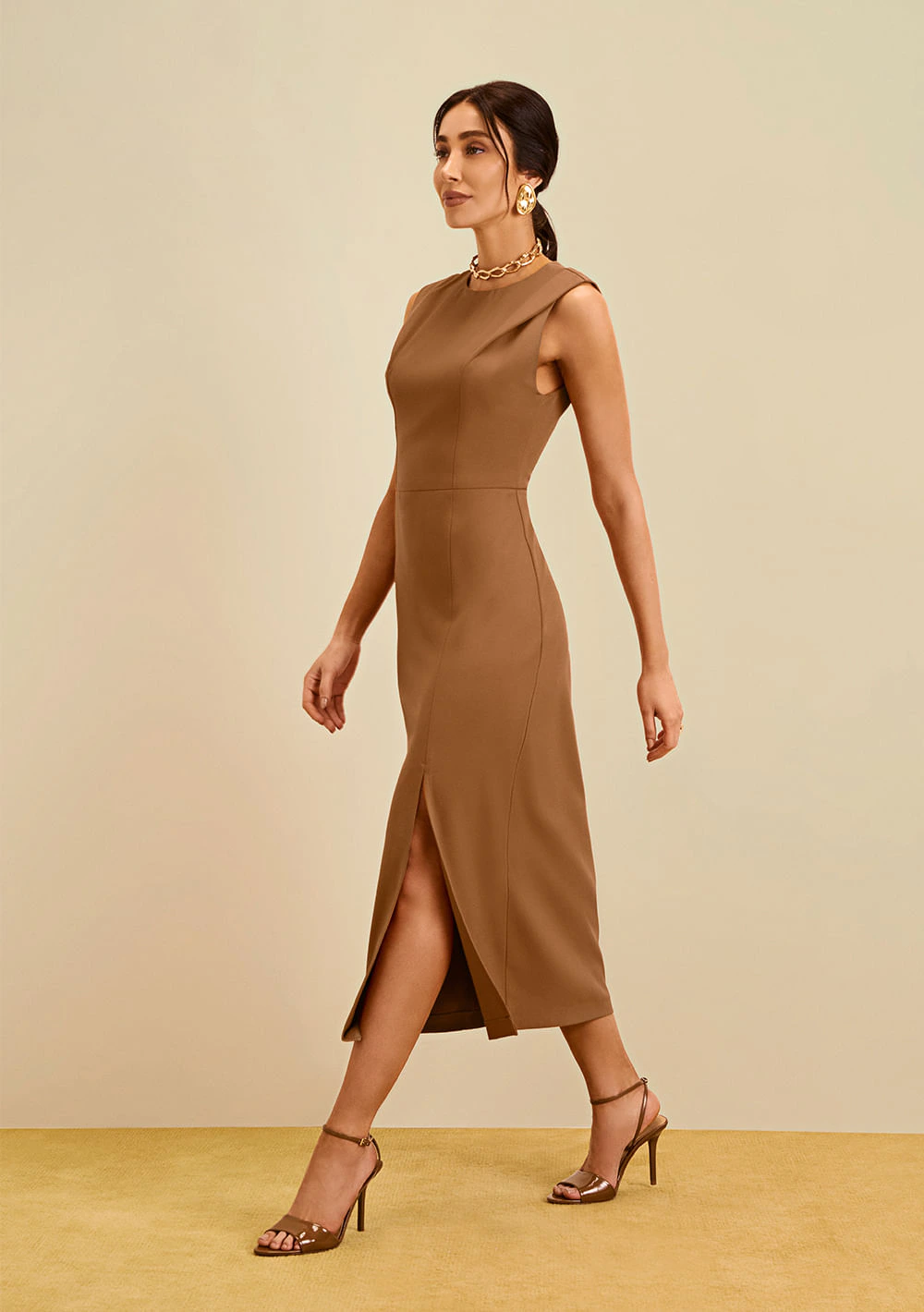Vestido Maria.Valentina Ajustado Decote Careca Sem Manga Midi Marrom