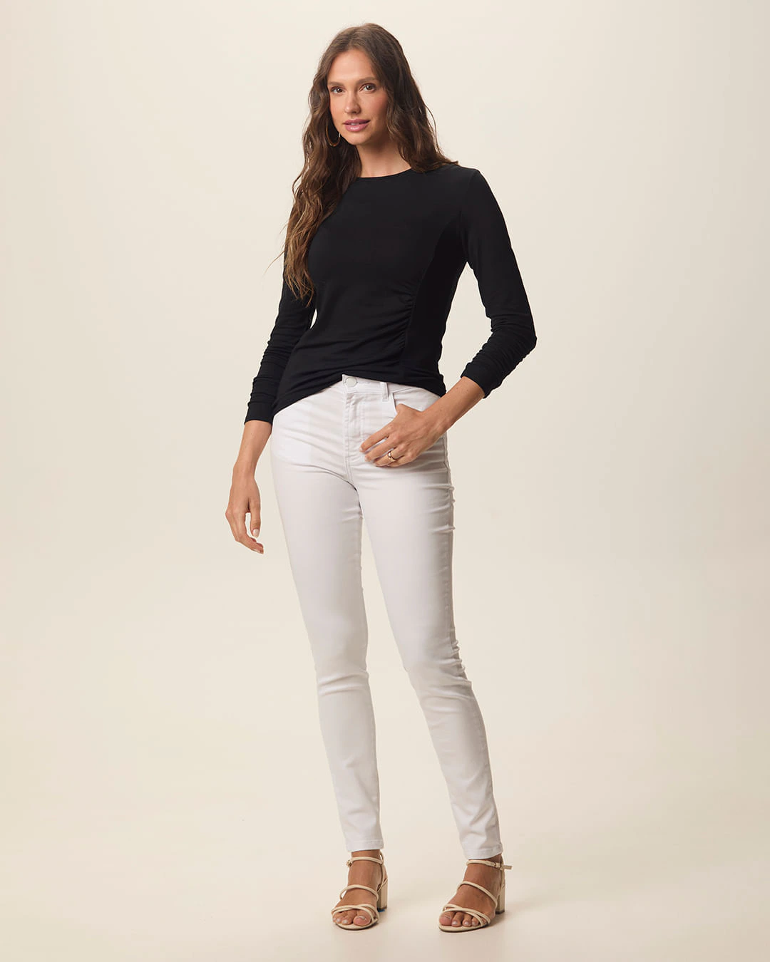 Calça Feminina Skinny Em Sarja Com Elastano
