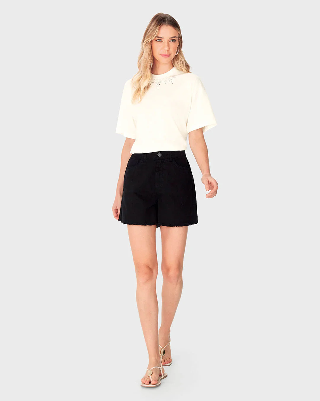 Shorts Feminino Hot Pant Cintura Alta Barra Desfiada Em Sarja Stretch - ENFIM