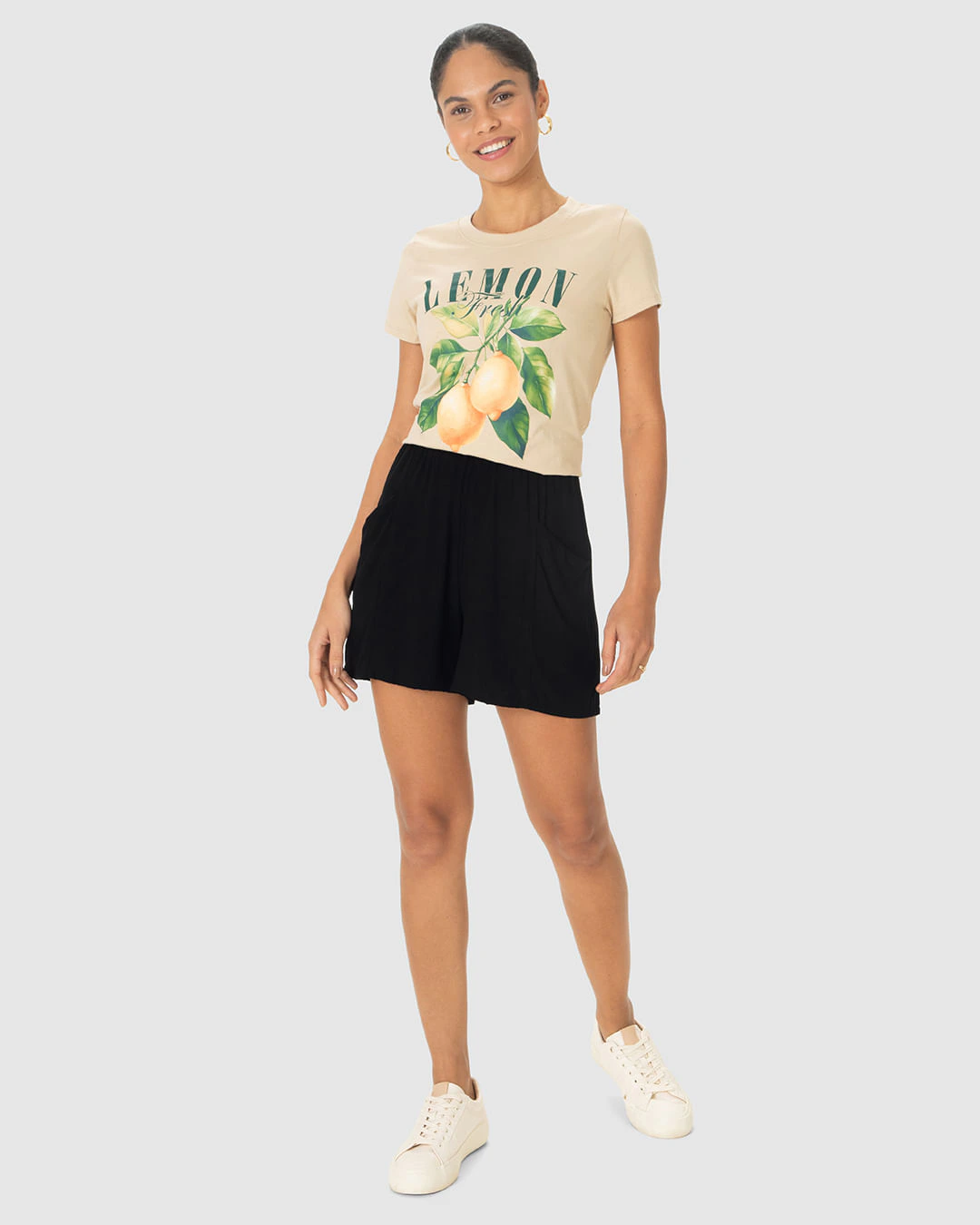 Shorts Alfaiataria Feminino Cós Elástico Bolso Frontal Em Viscose