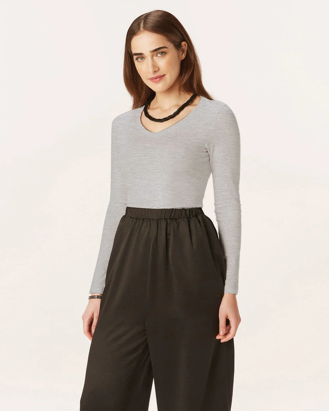 Blusa Básica Feminina Gola V Manga Longa Em Algodão