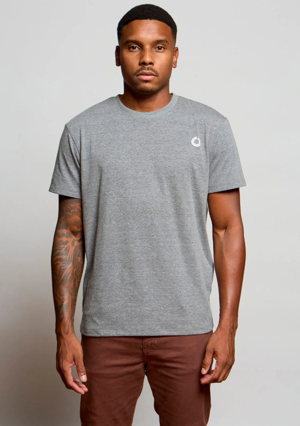 Camiseta Solta Decote Careca Manga Curta Padrão Cinza