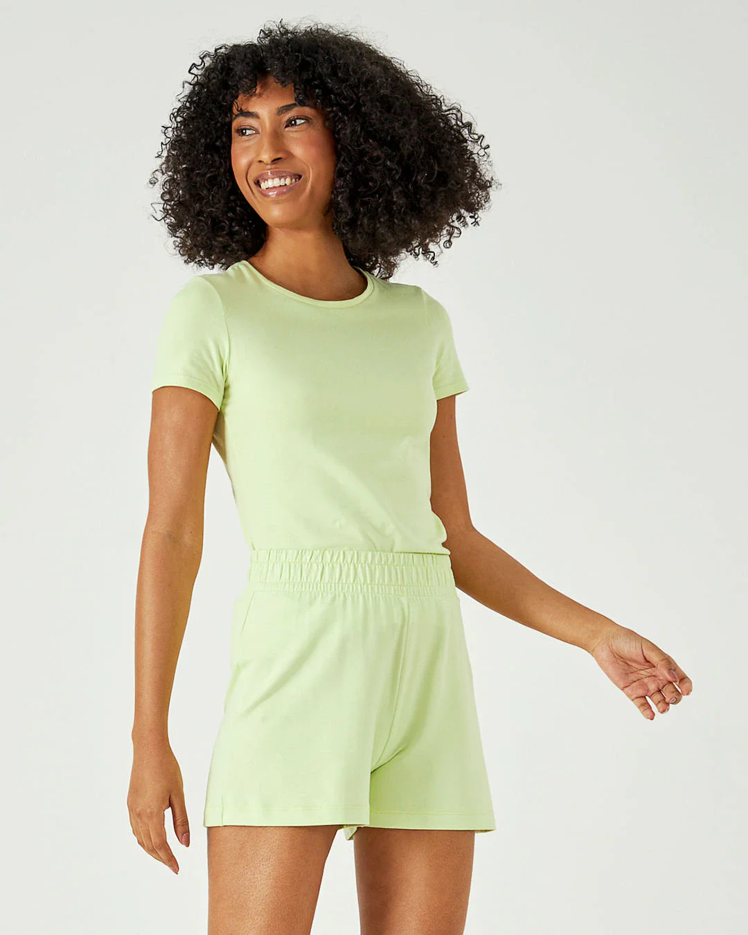 Camiseta Básica Feminina Slim Decote Redondo Em Algodão