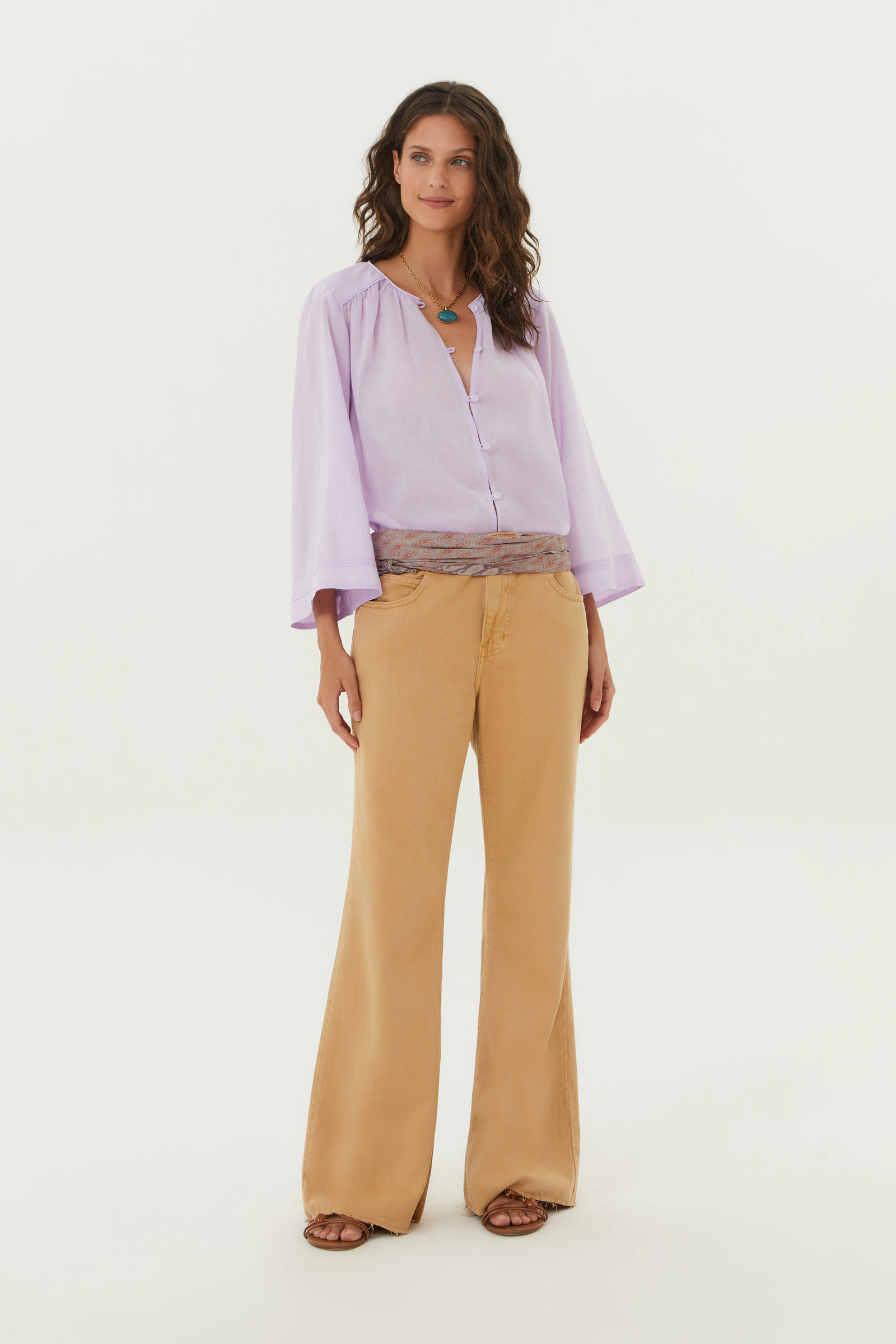 Calça Sarja Flare Bainha a Fio