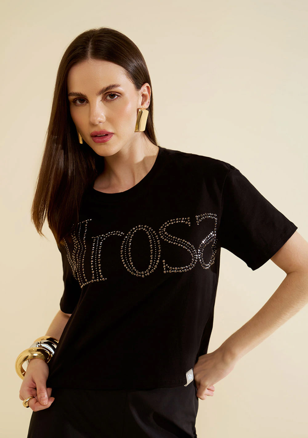 Camiseta Morena Rosa Solta Decote Careca Manga Curta Cropped Preto