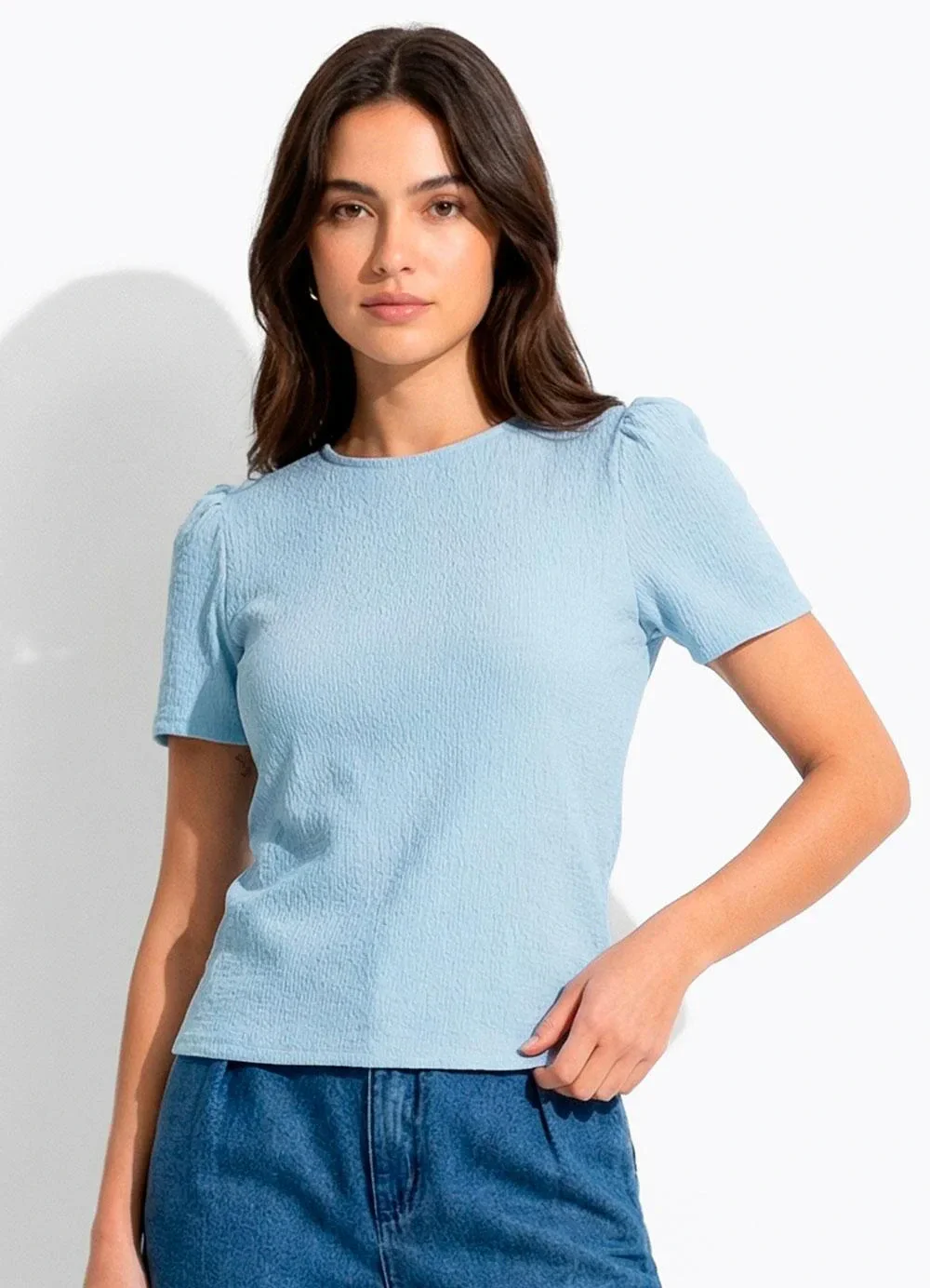 Quintess - Blusa Azul Claro em Malha Texturizada
