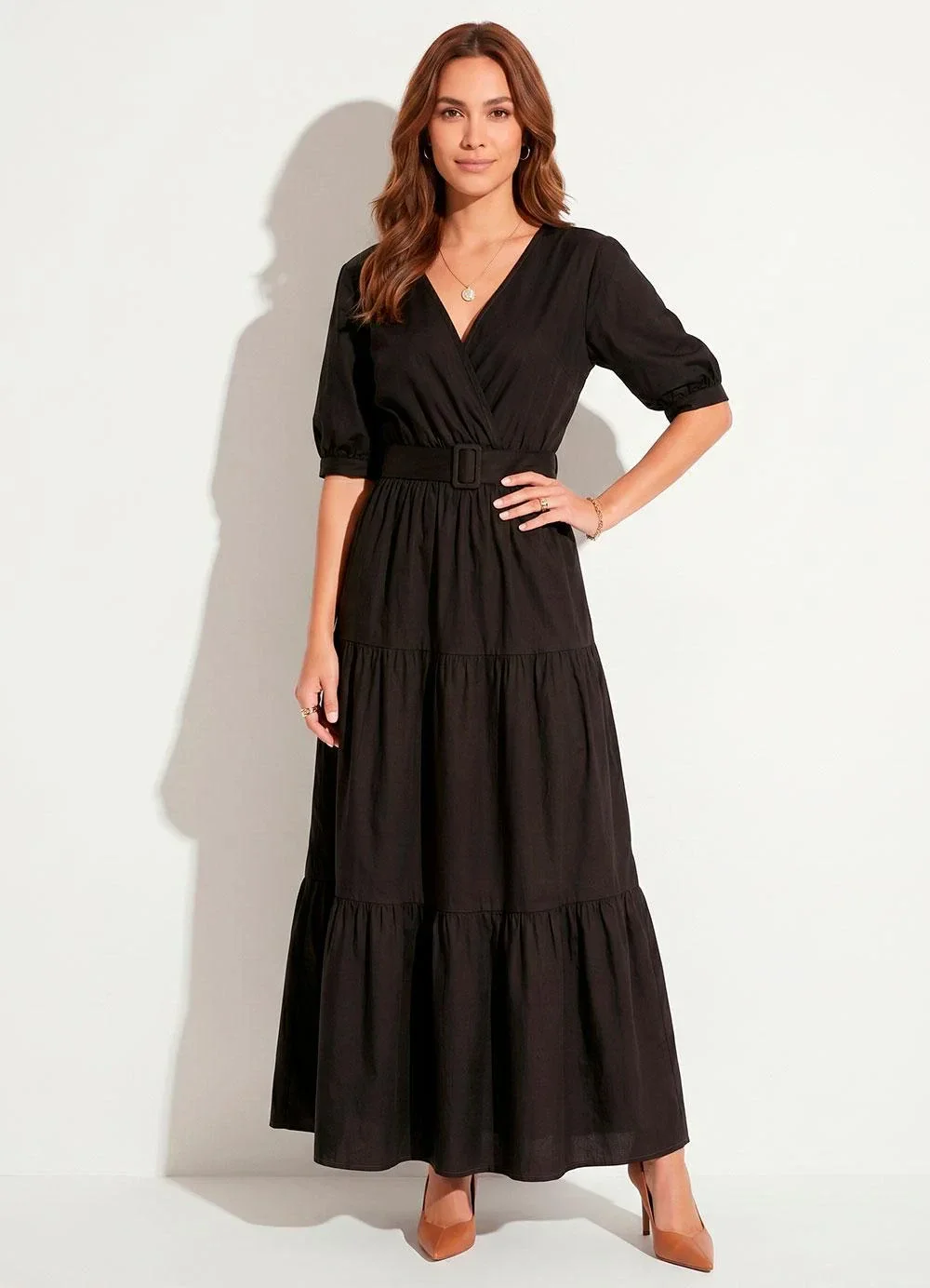 Quintess - Vestido Preto em Camadas com Cinto