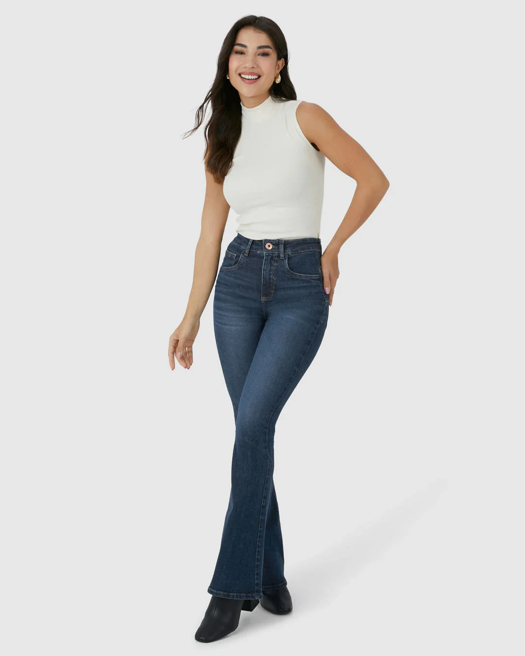 Calça Feminina Small Flare Push Up Cintura Alta Em Flex Jeans