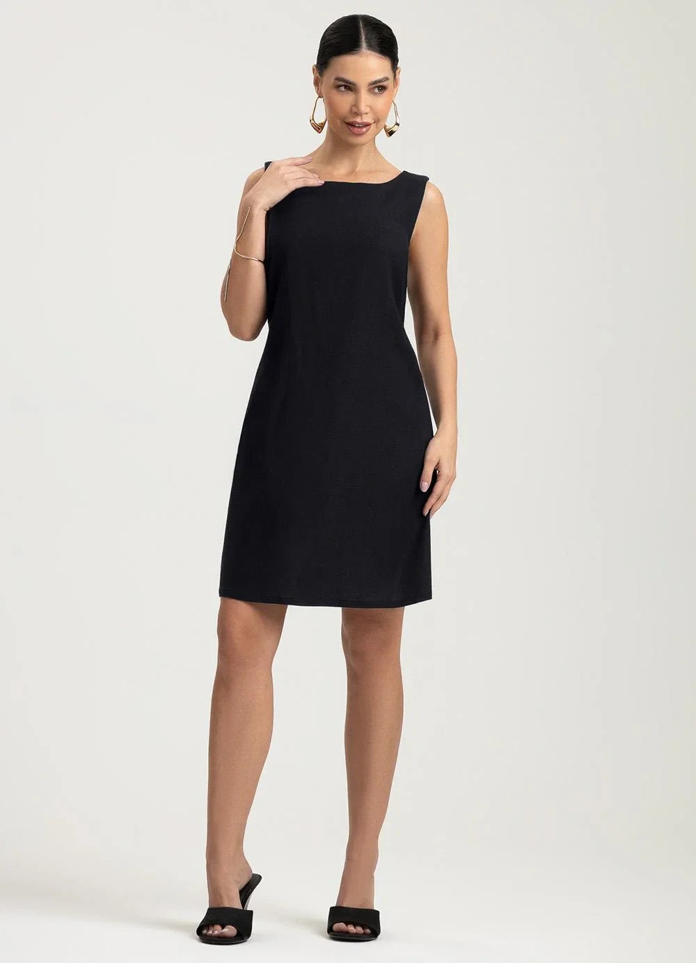 Gris - Vestido Curto em LinhoPreto