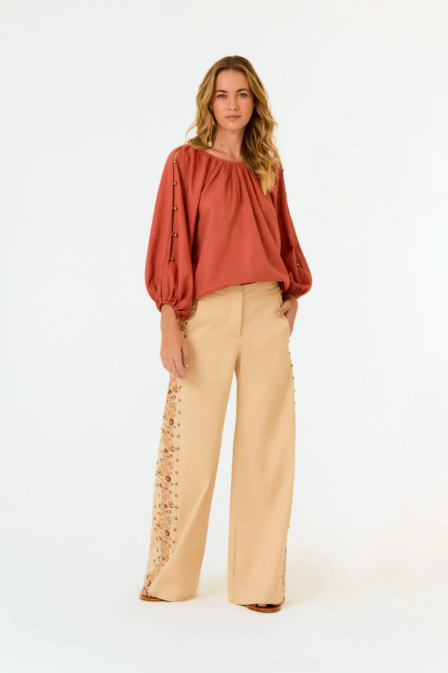 Calça Bordado Guirlanda