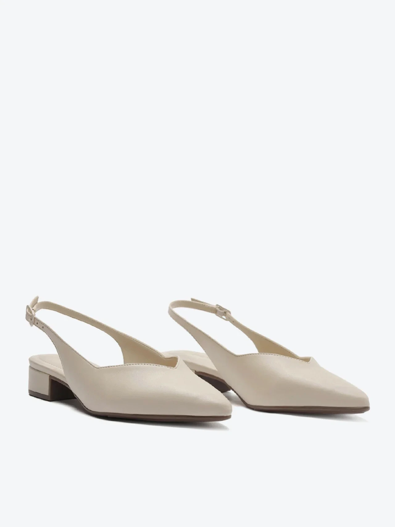 Scarpin Slingback Salto Bloco Corte Triangular Branco Off