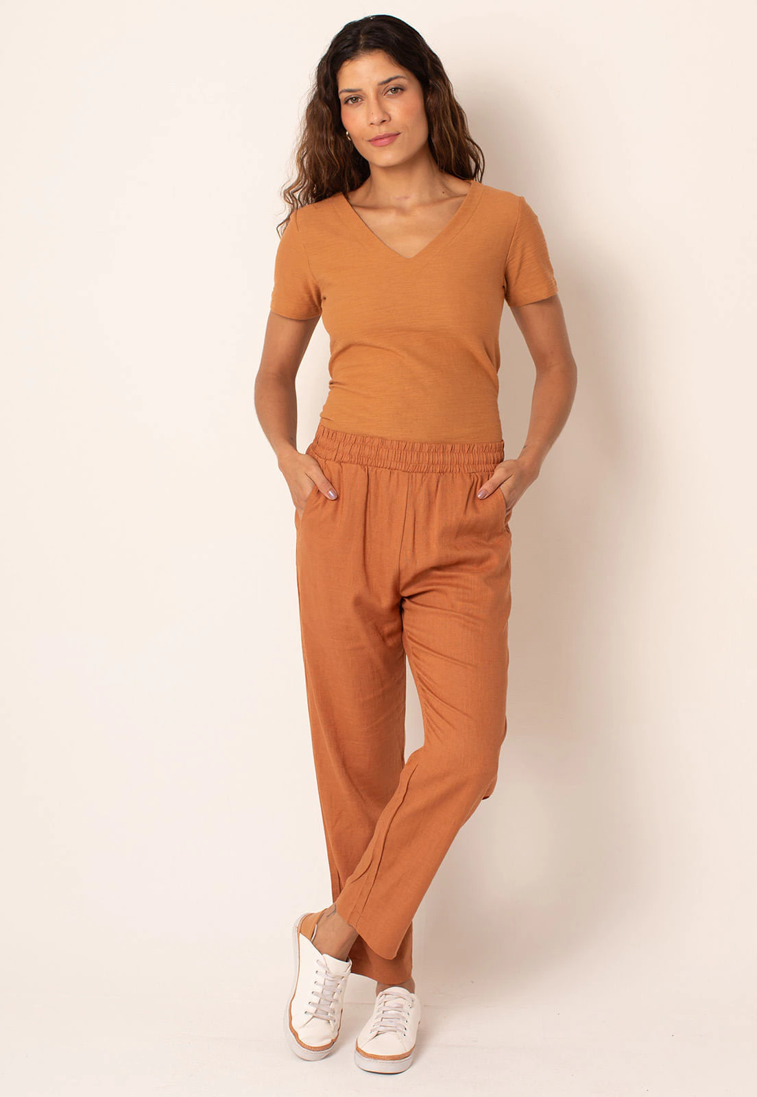 Calça Linho Wash Cenoura com Bolsos