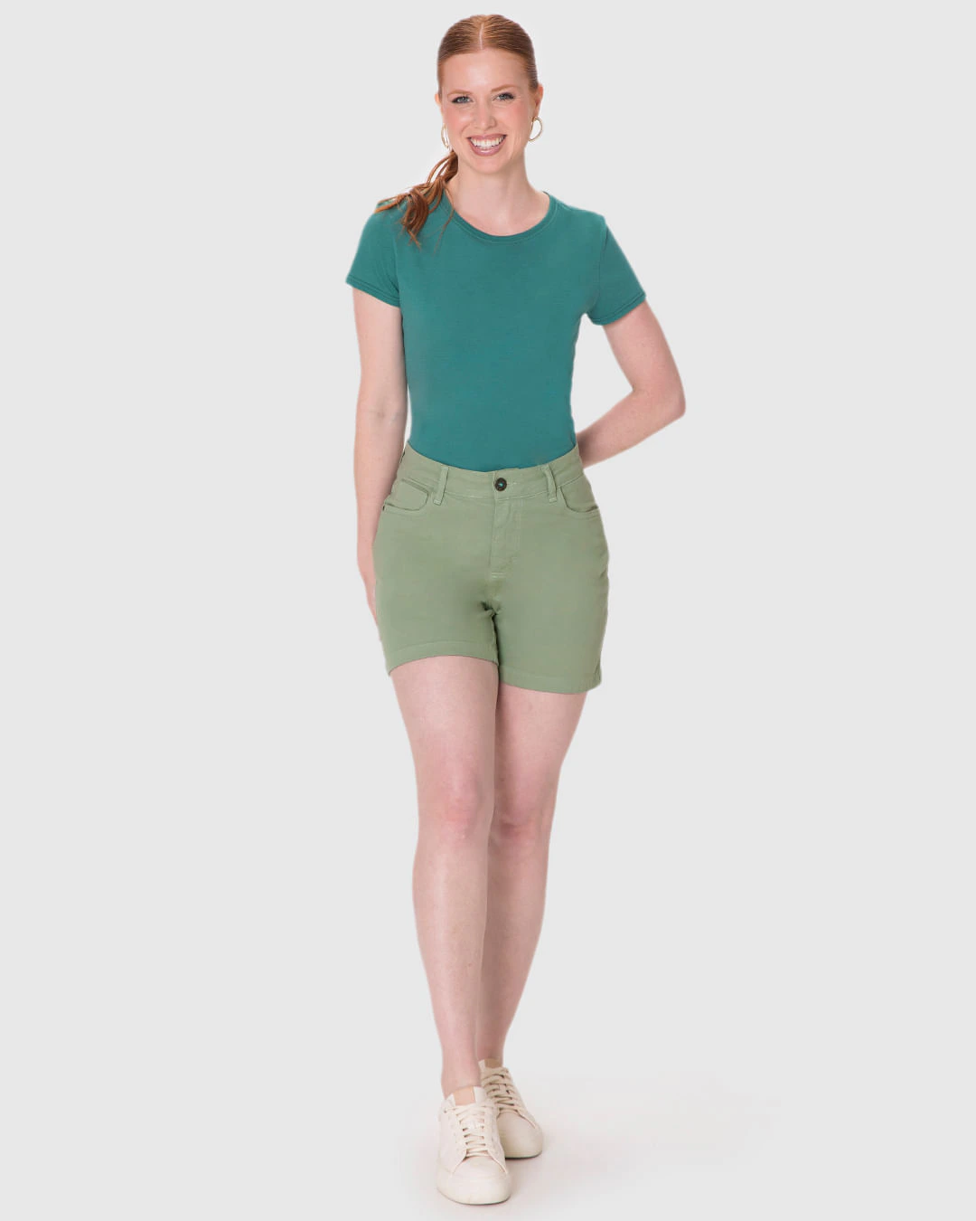 Bermuda Feminina Comfort Cintura Média Em Sarja Com Elastano