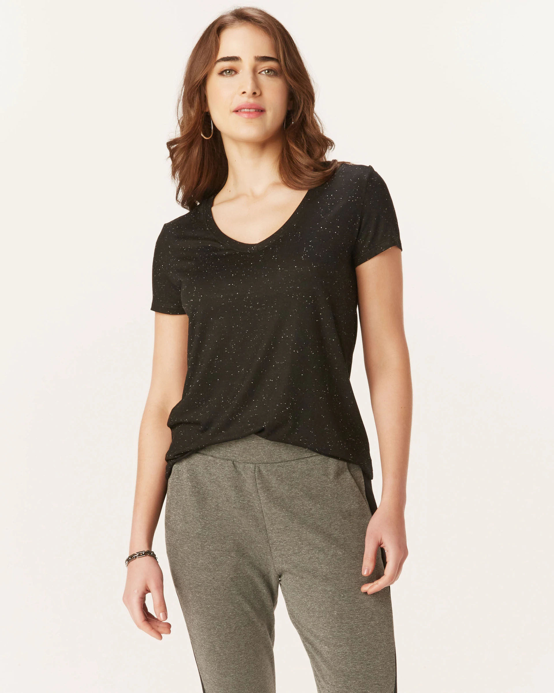 Blusa Básica Feminina Decote Redondo Em Viscose Botonê