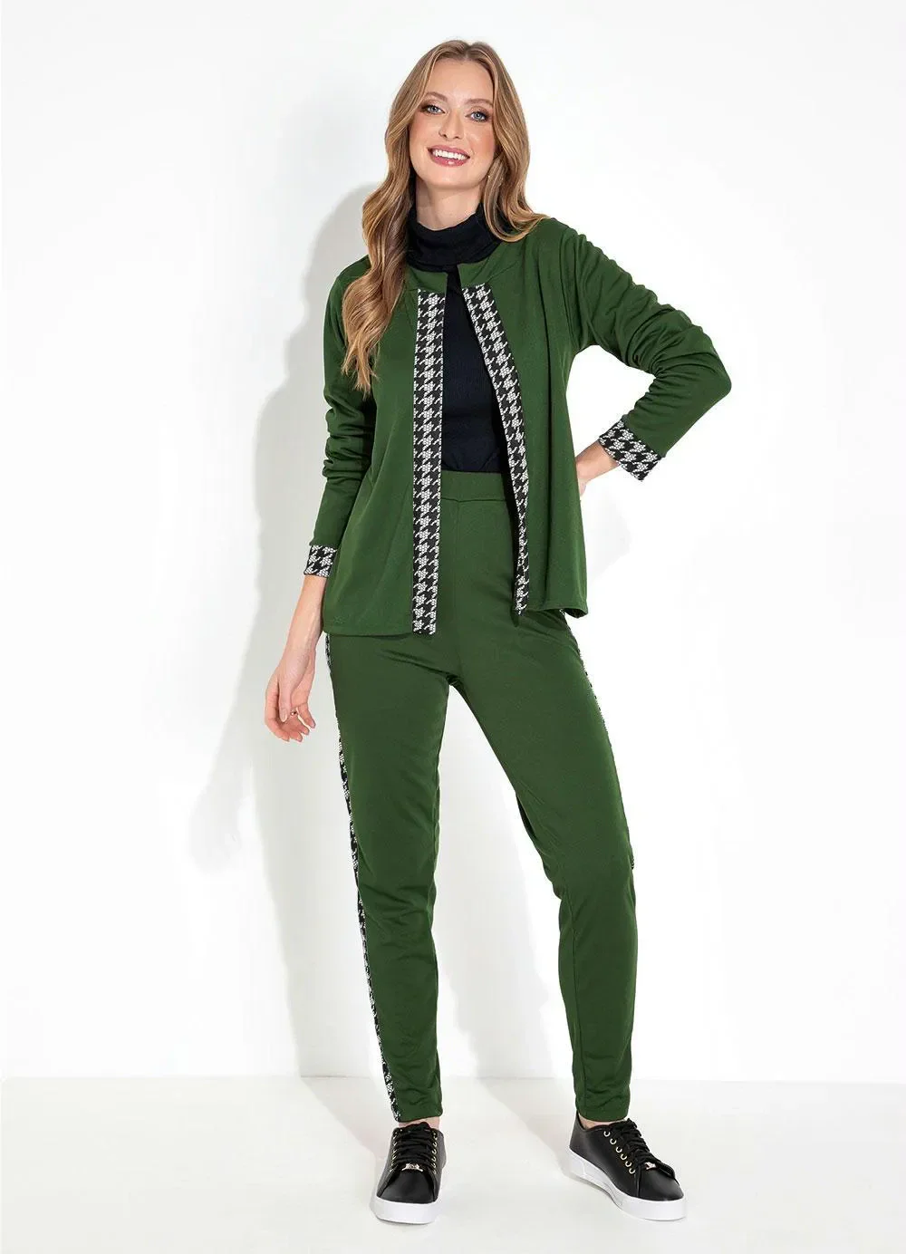 Moda Pop - Conjunto Verde Militar com Recortes