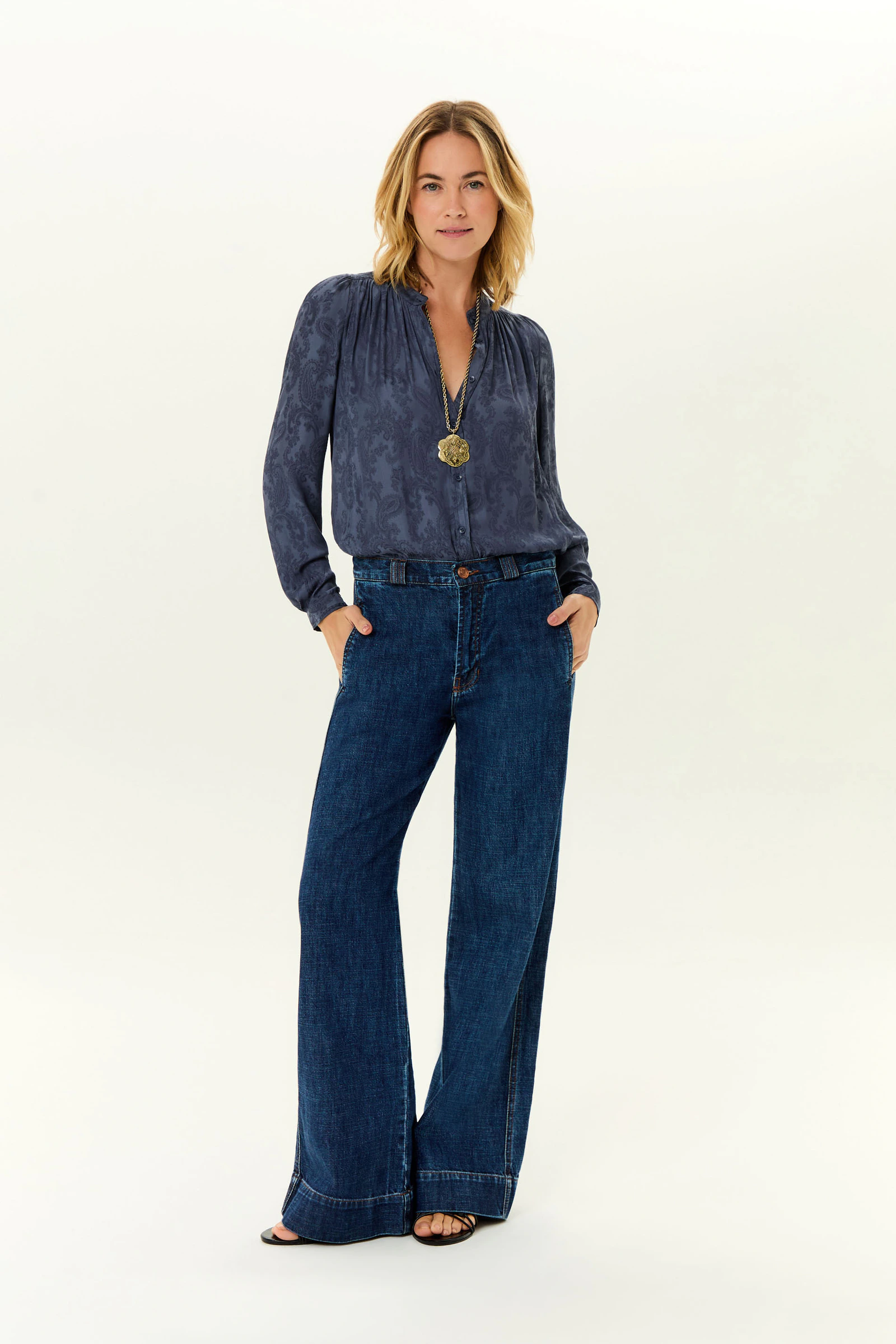 Calça Jeans Reta Recorte Lateral
