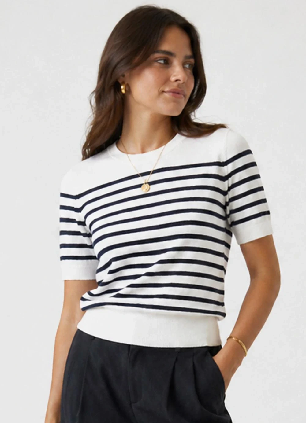 Infinita Cor - Blusa Feminina Manga Curta em Tricot Branco
