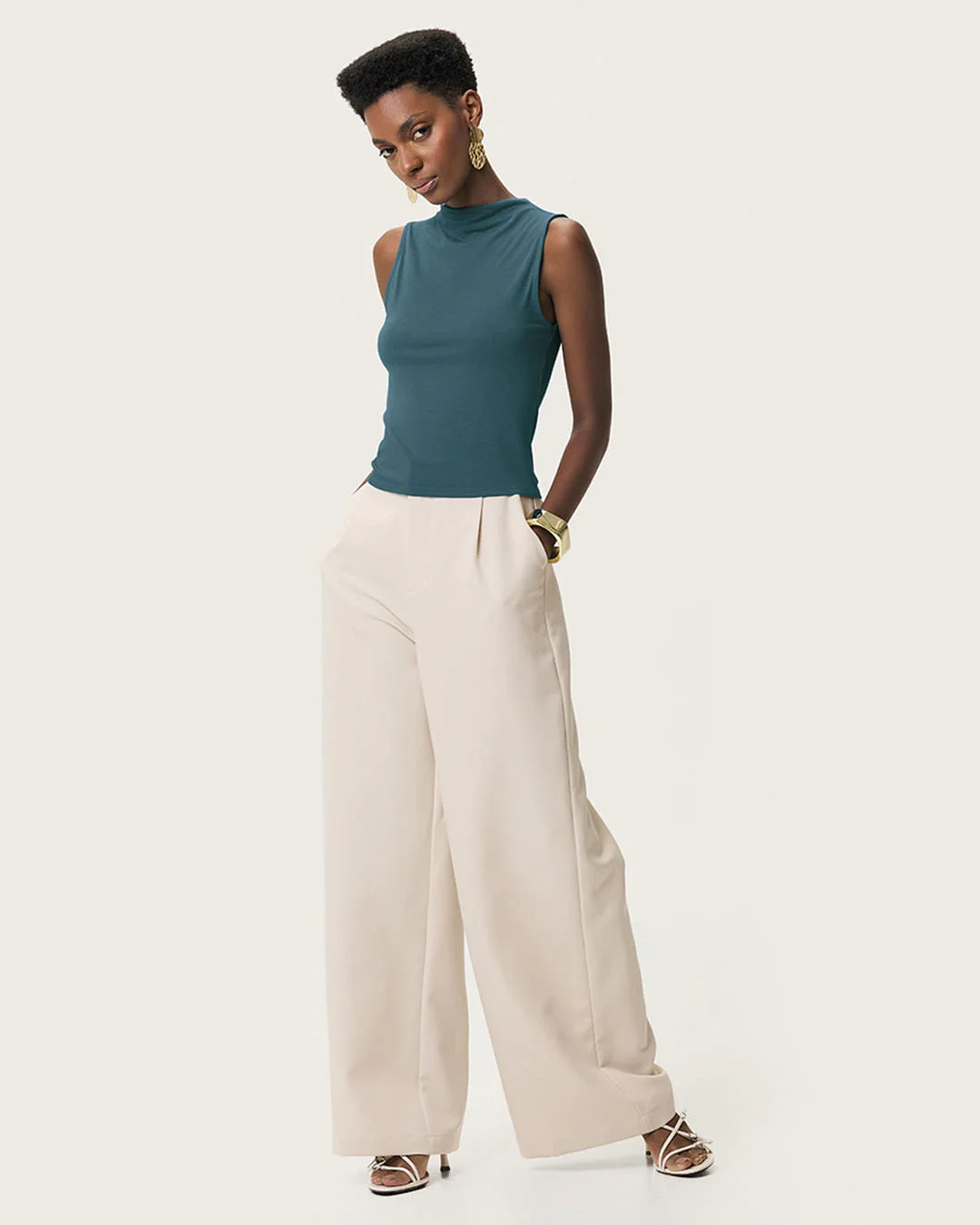 Regata Justa Feminina Gola Alta Sem Manga Em Malha Viscose Stretch - ENFIM