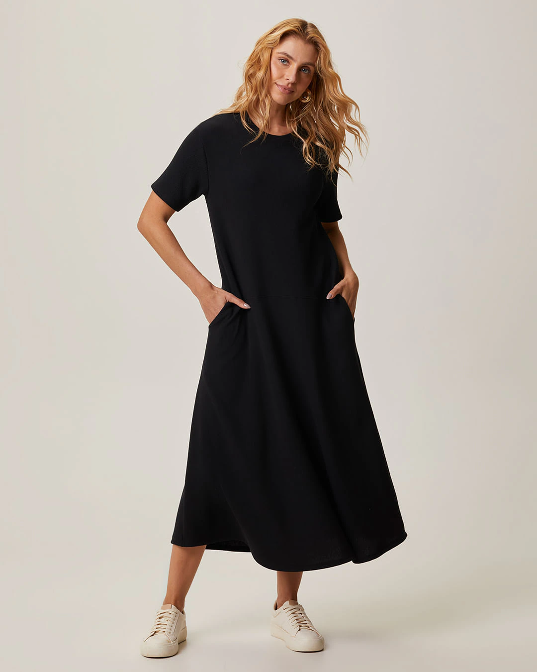 Vestido Midi Feminino Amplo Recorte Frontal Em Malha Canelada Texturizada