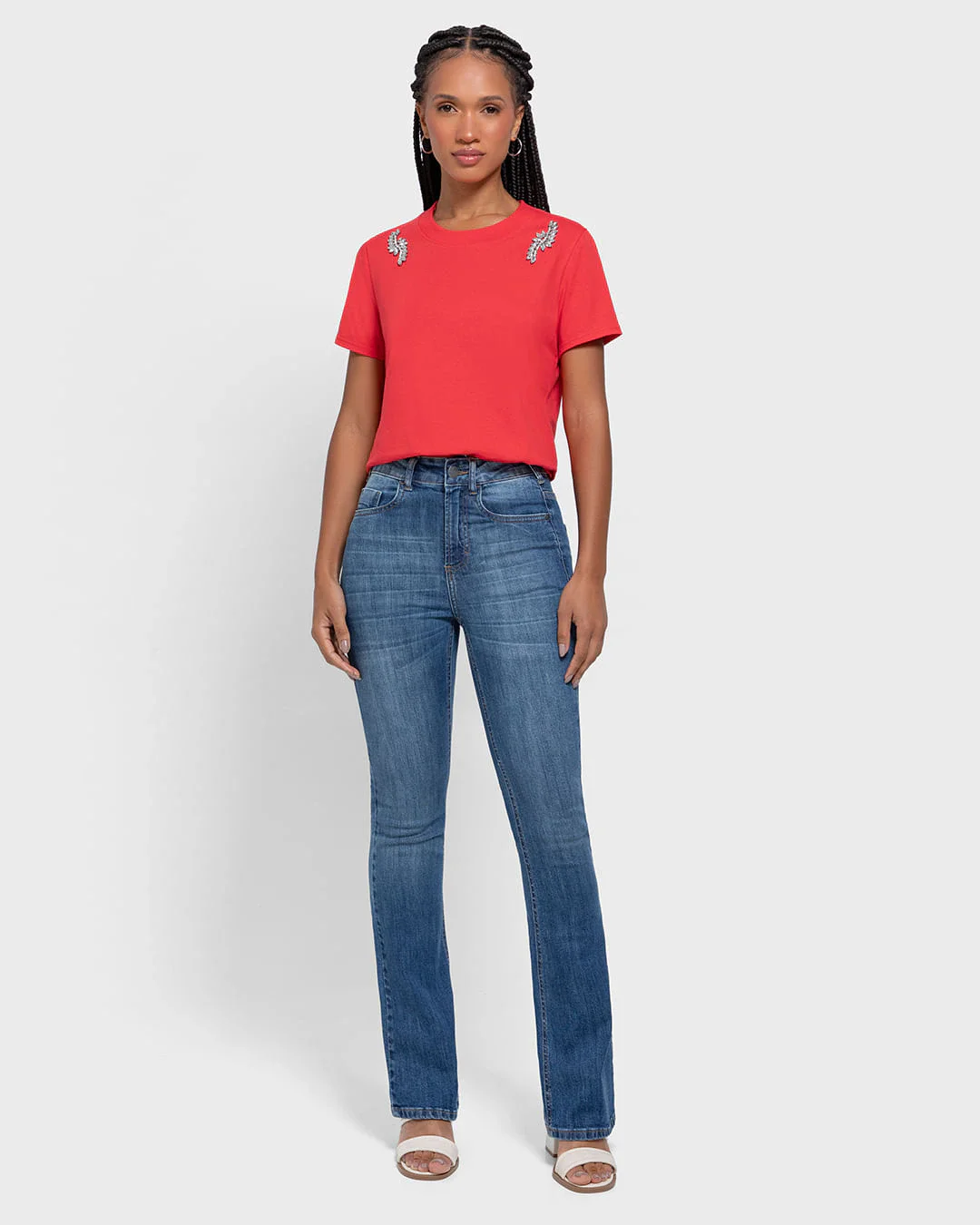 T-Shirt Feminina Com Aplique Pedraria Em Algodão - ENFIM