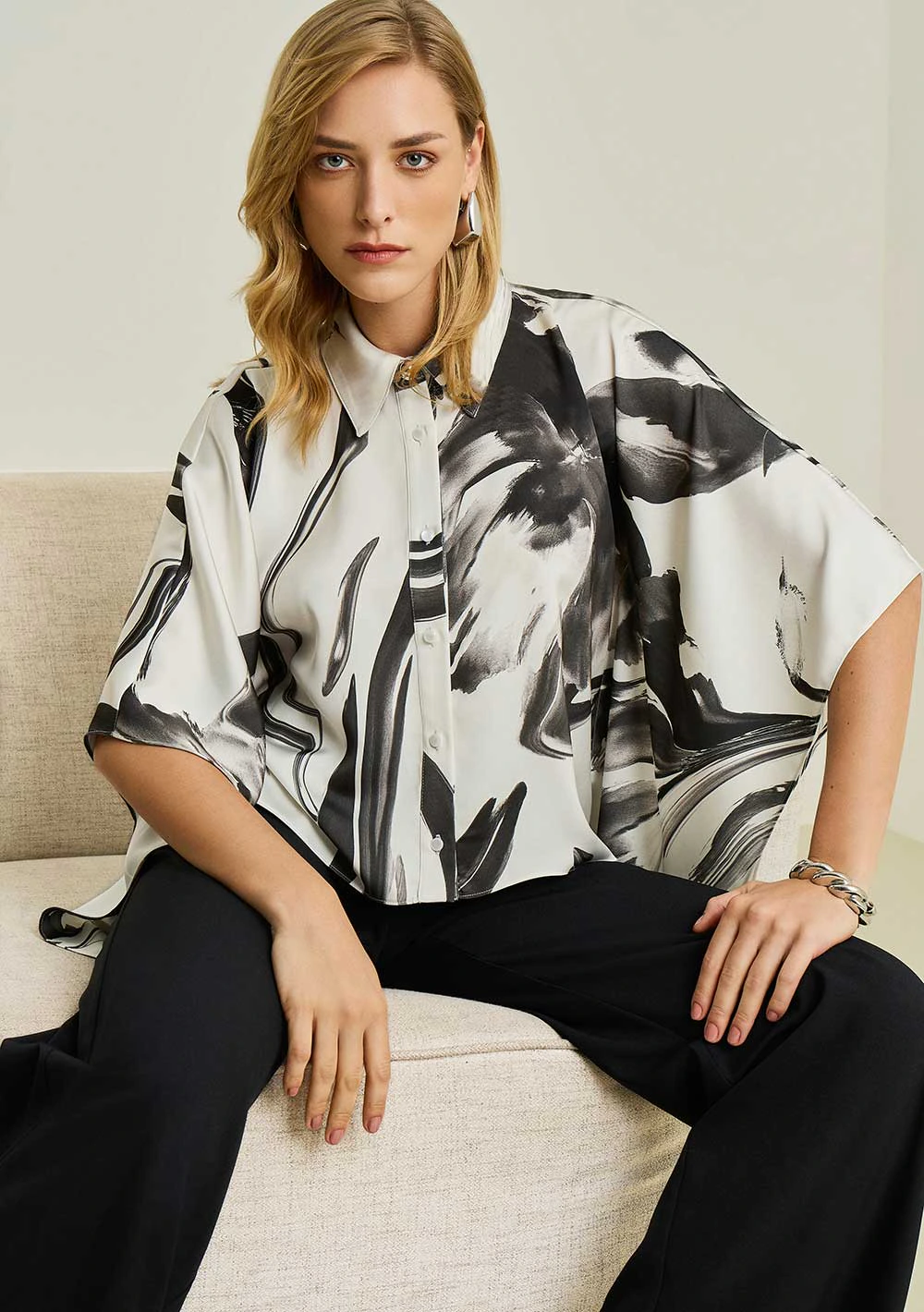 Camisa Maria.Valentina Solta Gola Tradicional Manga Longa Padrão Preto