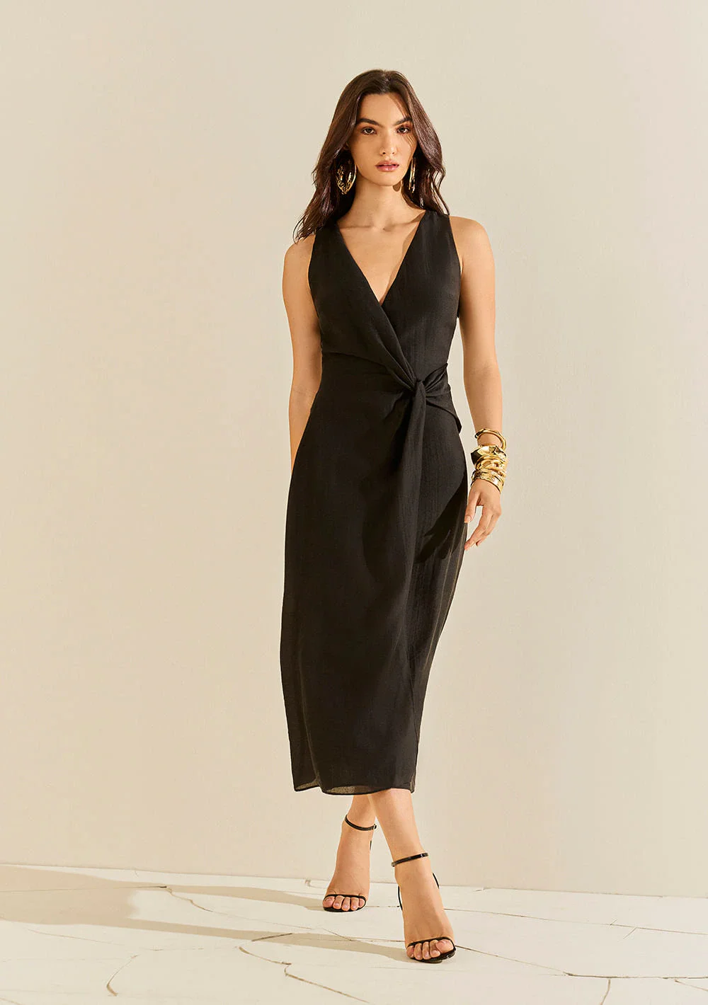 Vestido Morena Rosa Ajustado Decote Transpassado Sem Manga Midi Preto