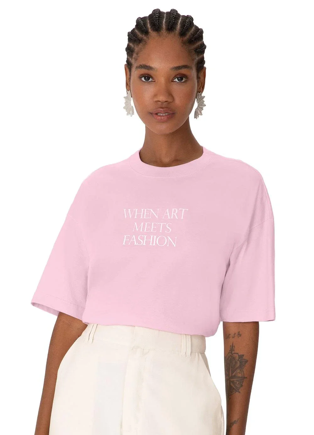 Enfim - Camiseta Ampla When Art Meets Fashion Rosa Claro