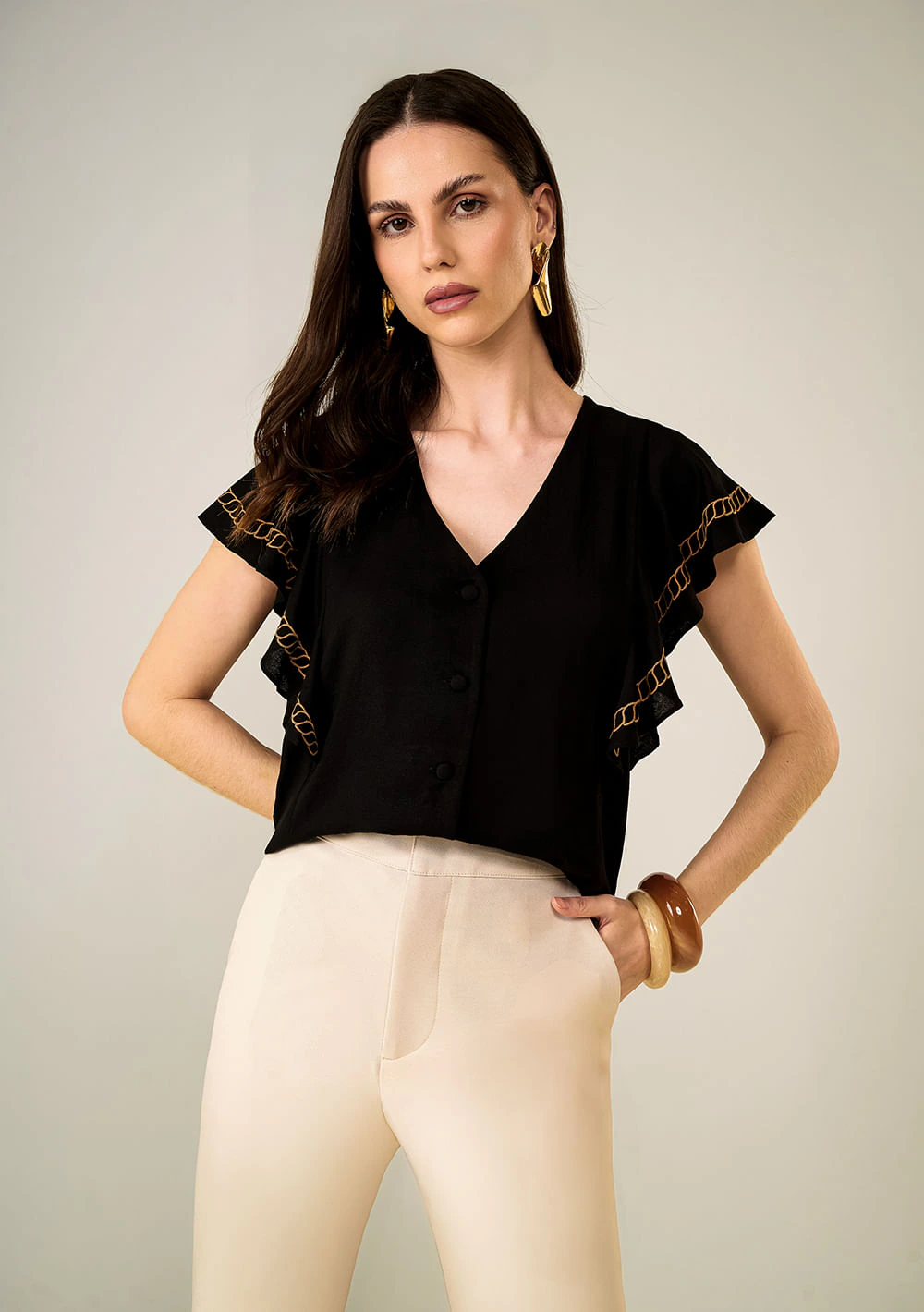 Blusa Maria.Valentina Solta Decote V Manga Curta Padrão Preto