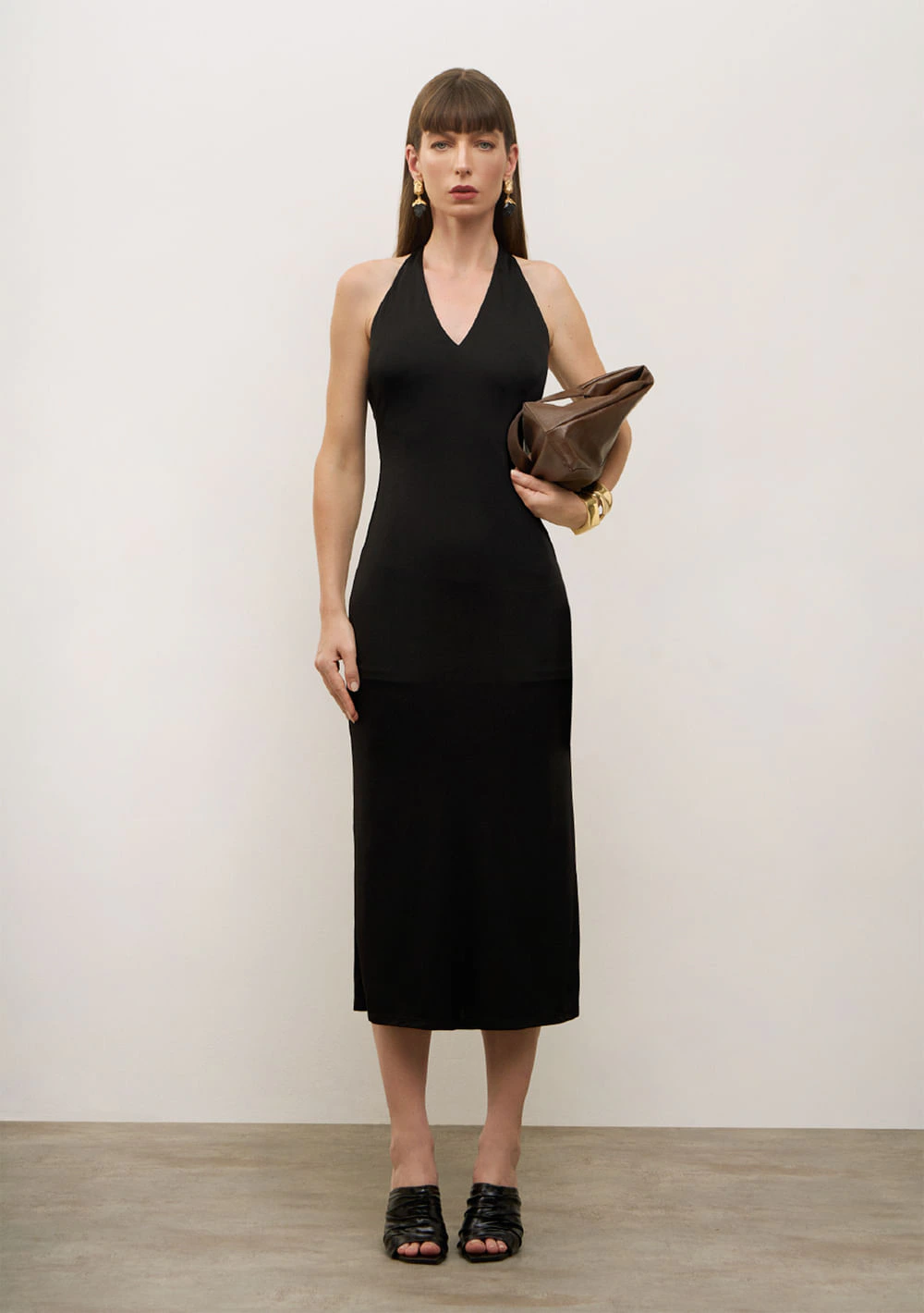 Vestido Iódice Ajustado Decote V Sem Manga Midi Preto