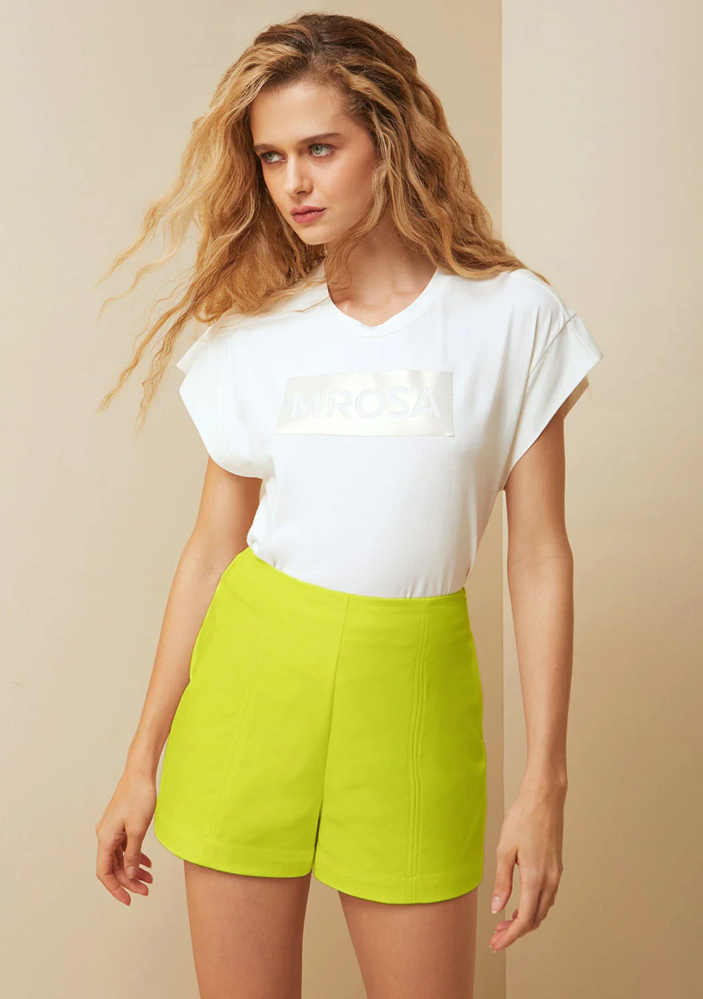 Shorts Morena Rosa Alfaiataria Com Recorte Verde