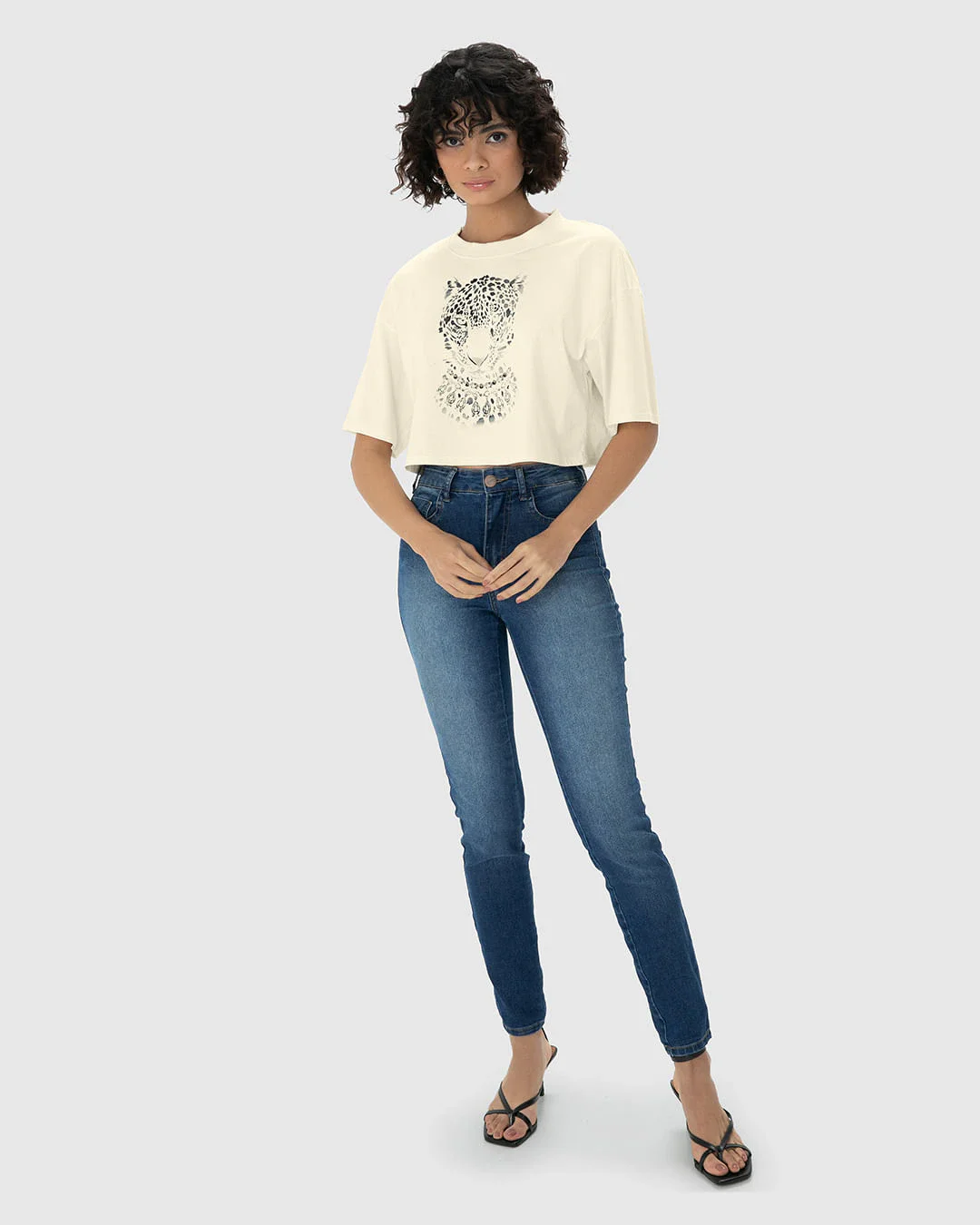 T-Shirt Cropped Feminina Estampa Com Strass Em Algodão - ENFIM