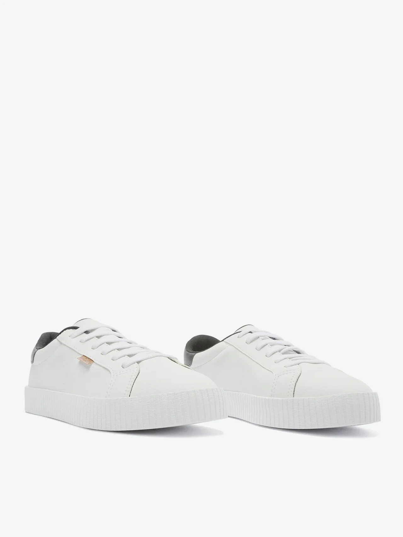 Tênis Sola Riscada Branco e Preto