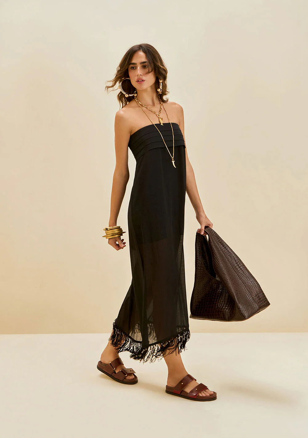 Vestido Morena Rosa Solto Decote Reto Sem Manga Midi Preto