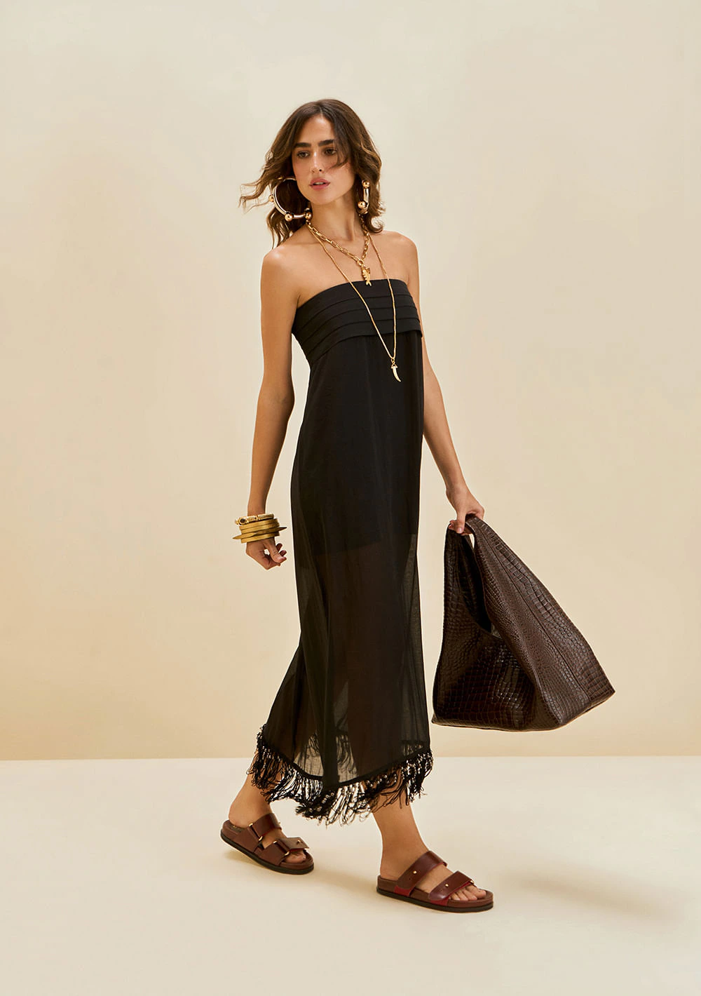 Vestido Morena Rosa Solto Decote Reto Sem Manga Midi Preto
