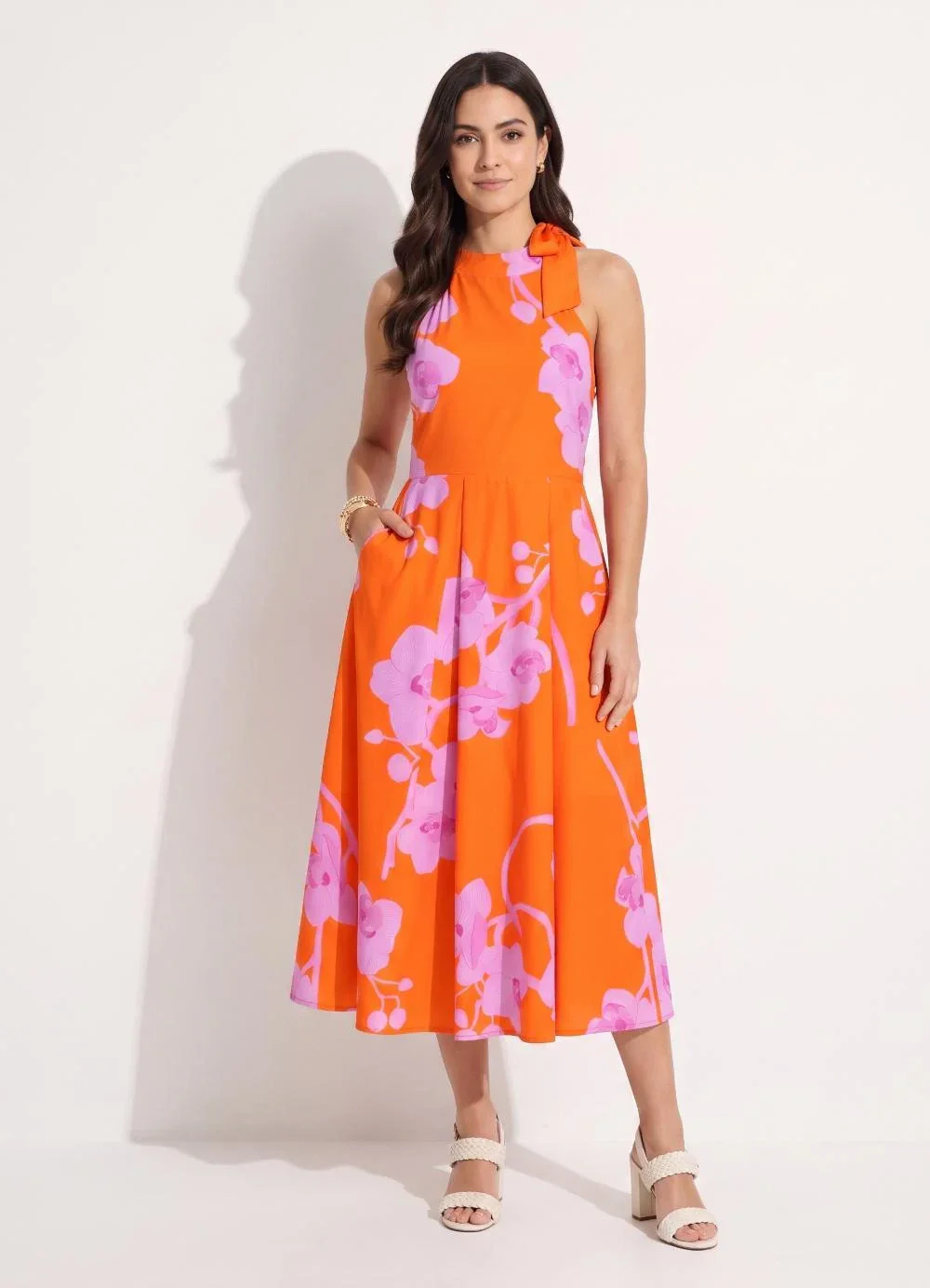 Quintess - Vestido Midi Floral Orquídeas com Decote Trapézio e Bolsos