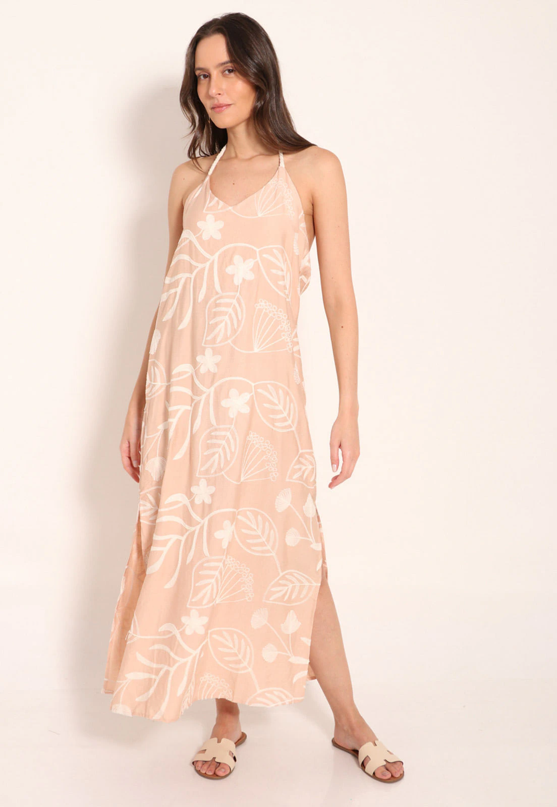 Vestido Longo com Alças e Bordado Floral