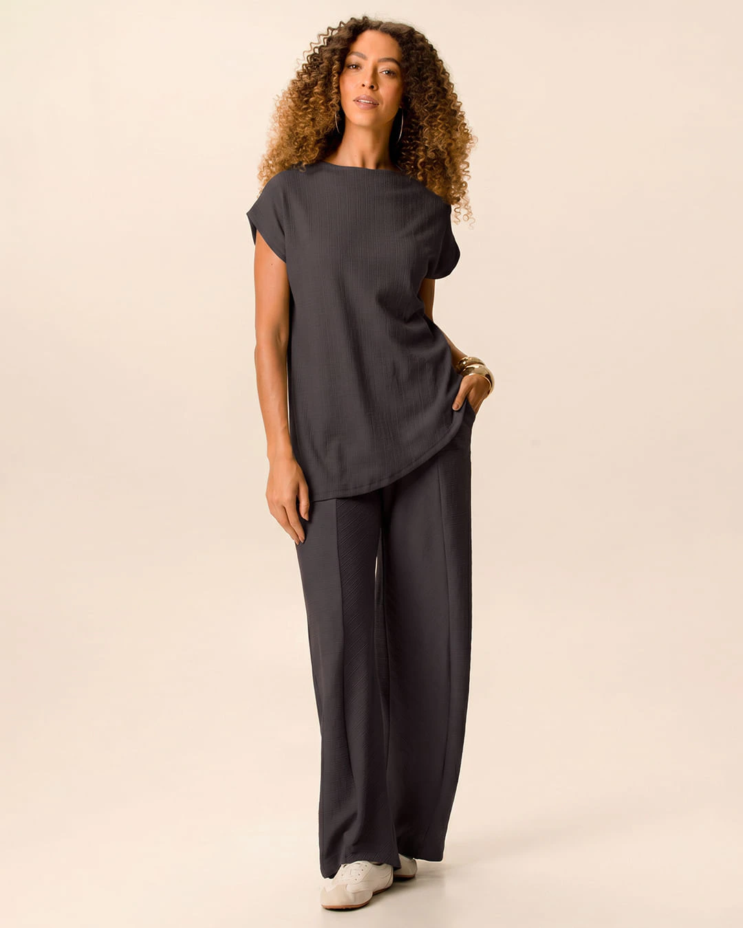 Calça Wide Leg Feminina Bolso Faca Em Jacquard Texturizado