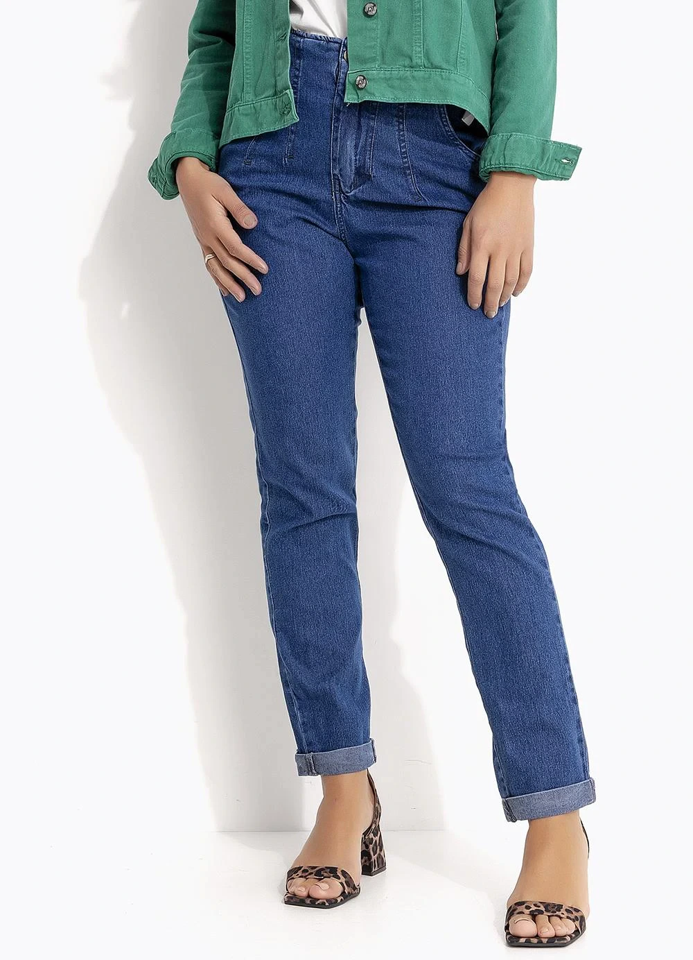 Quintess - Calça Jeans Reta de Cintura Alta com Pregas