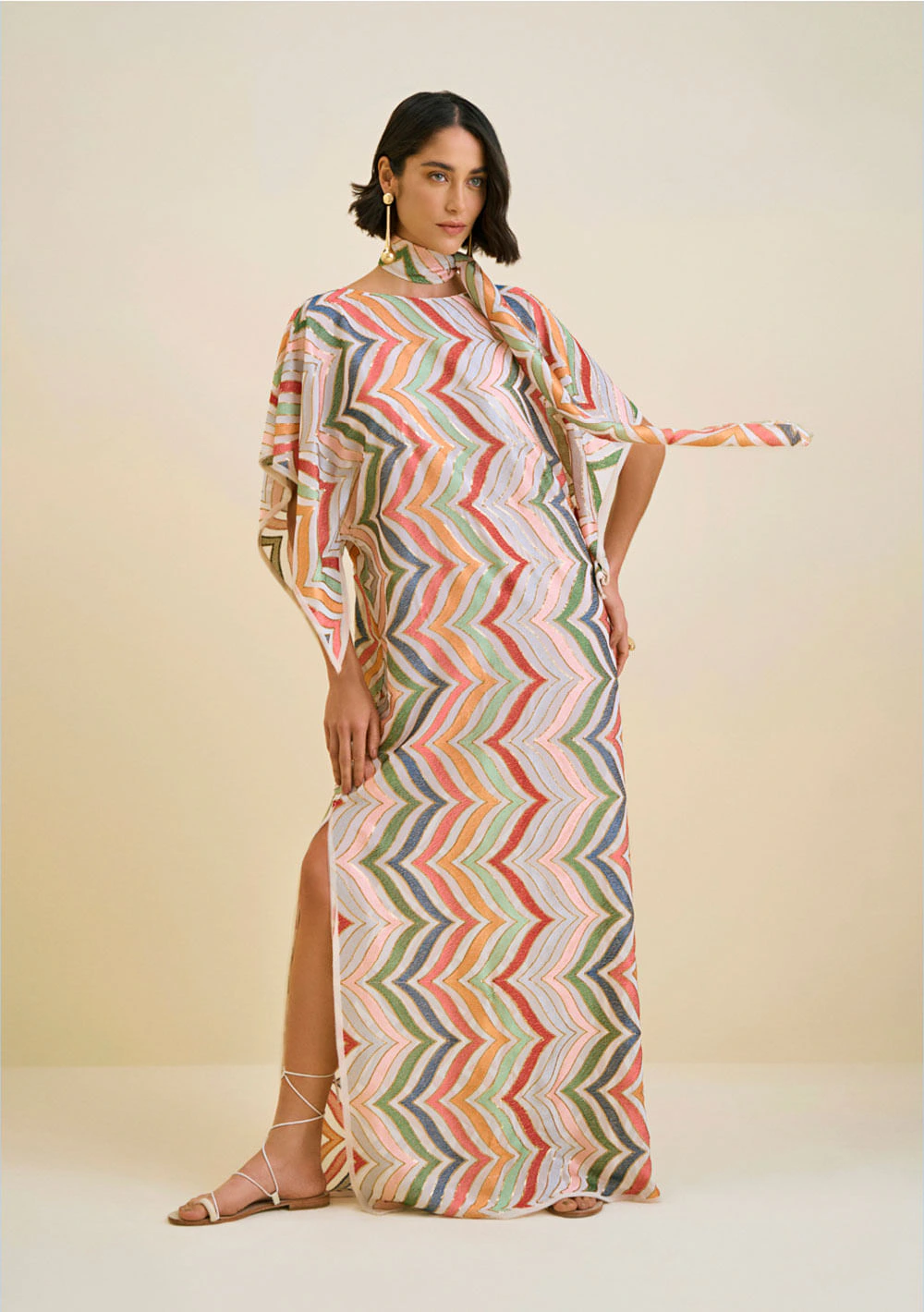 Vestido Morena Rosa Longo Decote Redondo Com Faixa Rosa