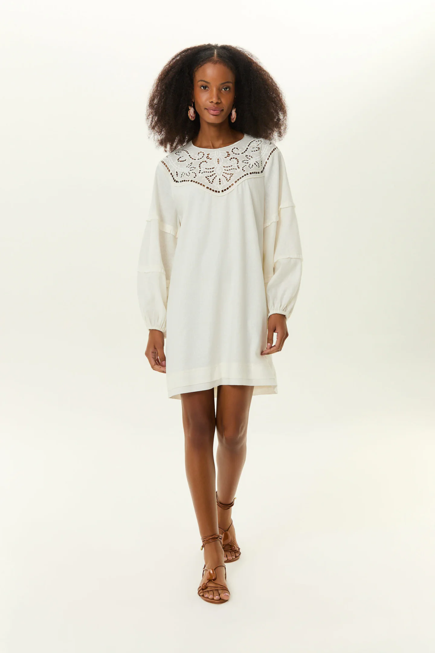 Vestido Curto Pala Bordado Ivy